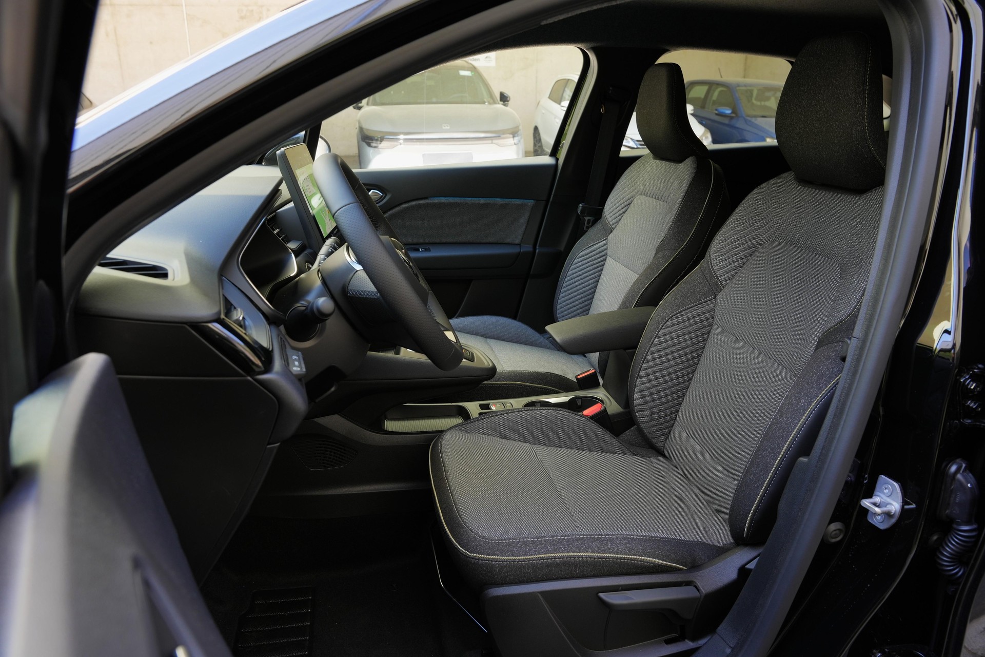 MITSUBISHI Grandis 1.8 HEV Intense-image-5