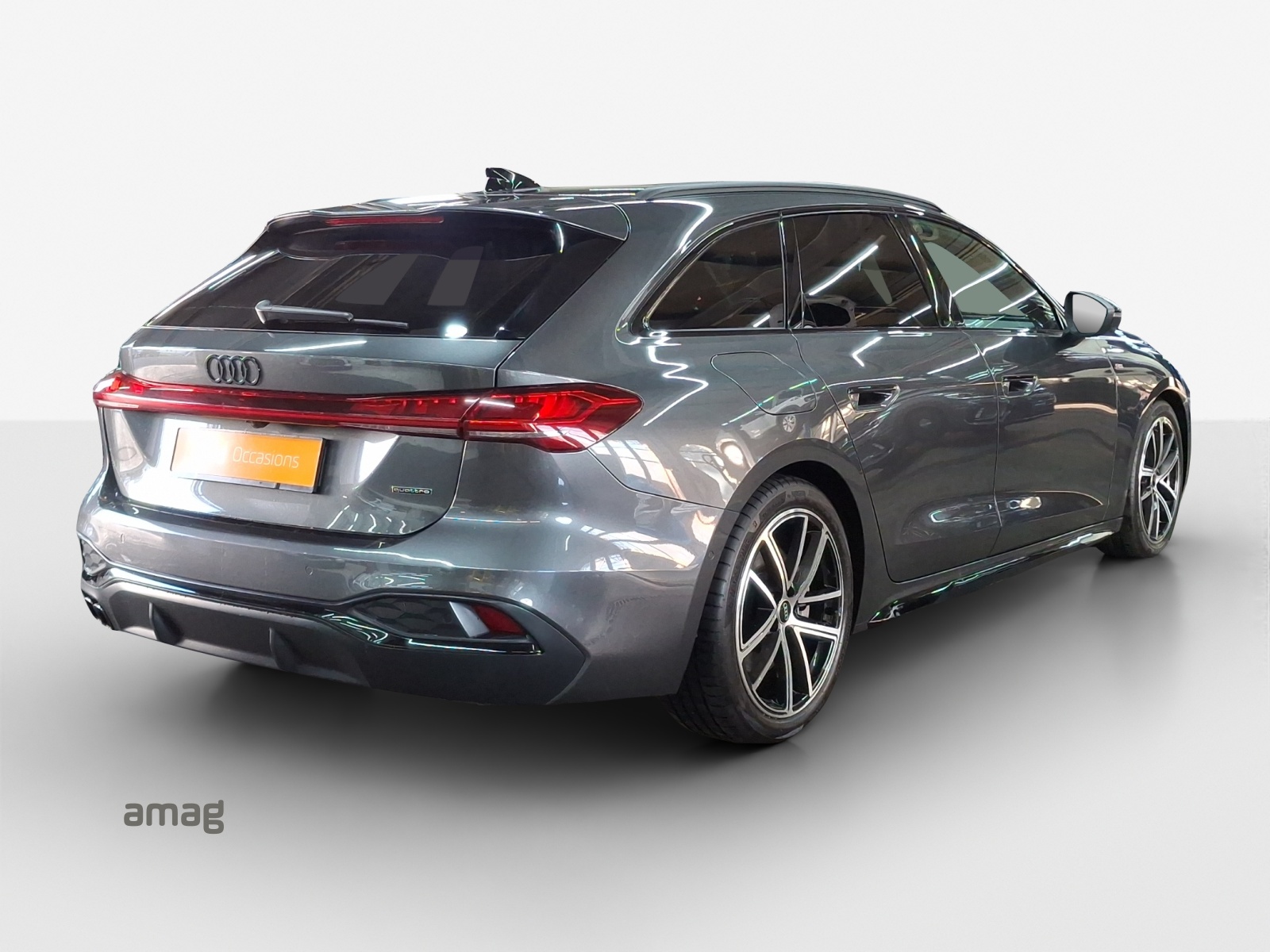 AUDI A5 Avant TDI quattro 150 kW S tronic-image-4