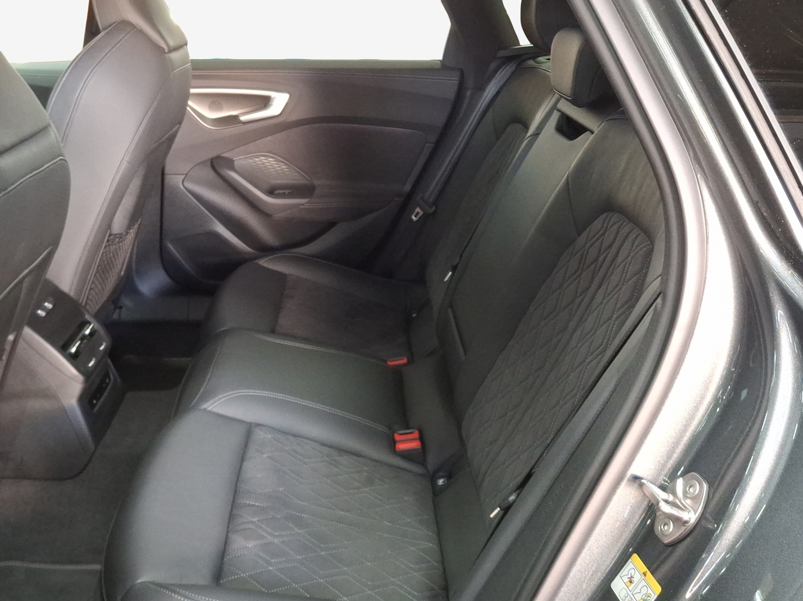 AUDI A5 Avant TDI quattro 150 kW S tronic-image-11