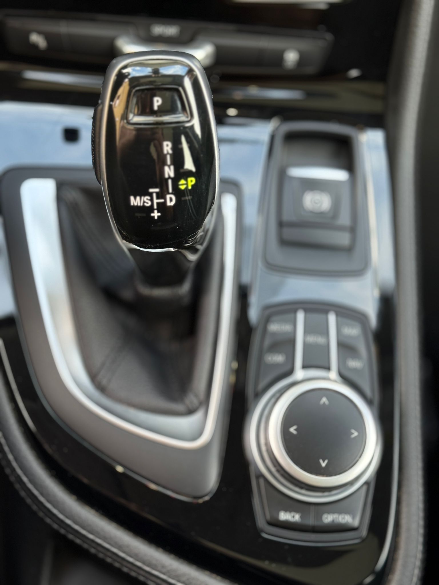 BMW 218d xDrive Active Tourer-image-18