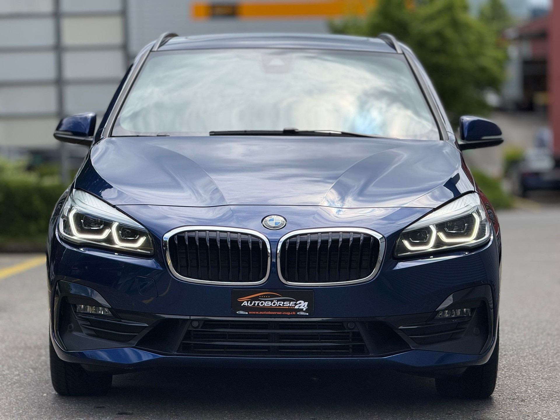 BMW 218d xDrive Active Tourer-showroom-element-2