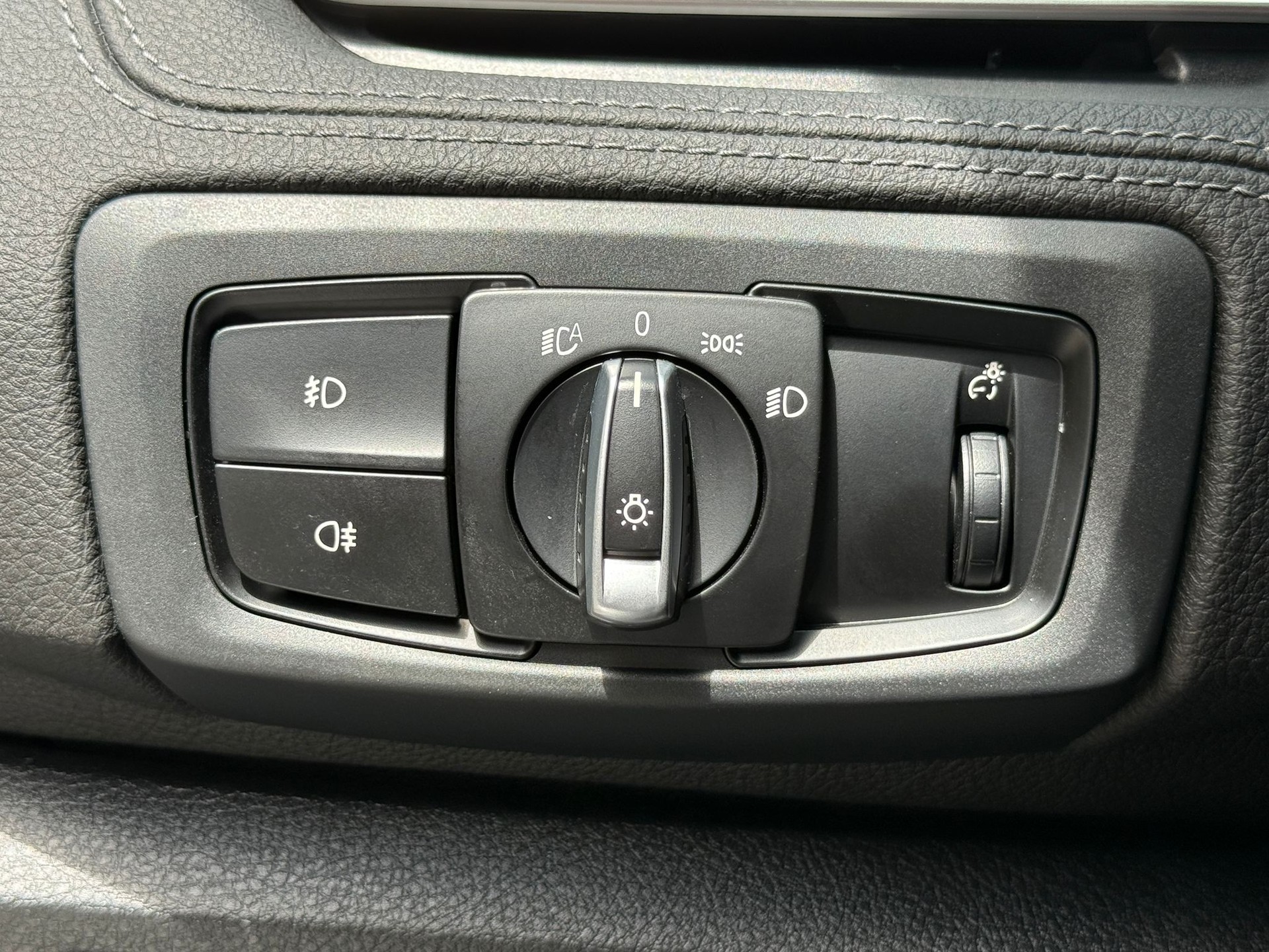 BMW 218d xDrive Active Tourer-image-21