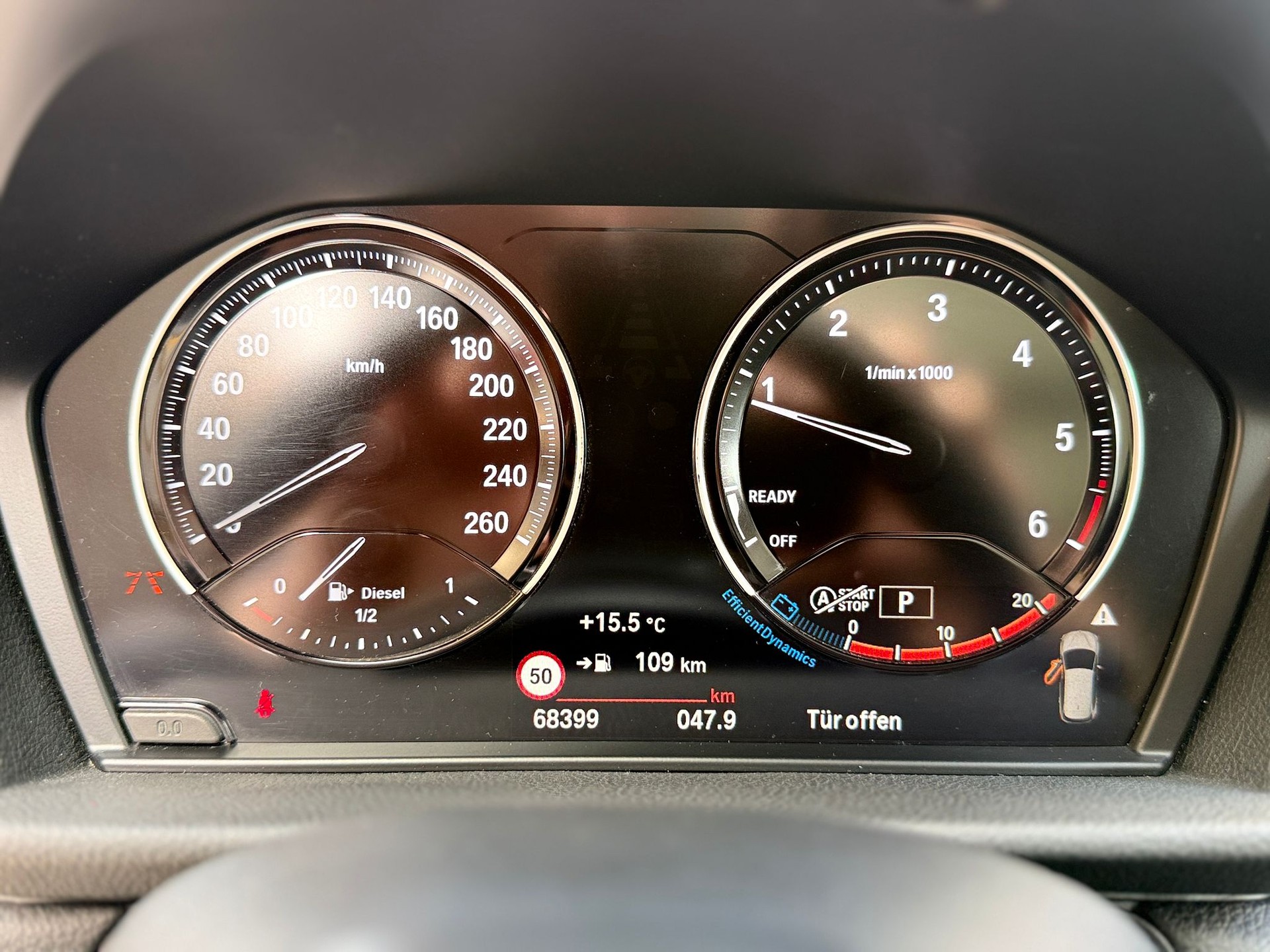 BMW 218d xDrive Active Tourer-image-22