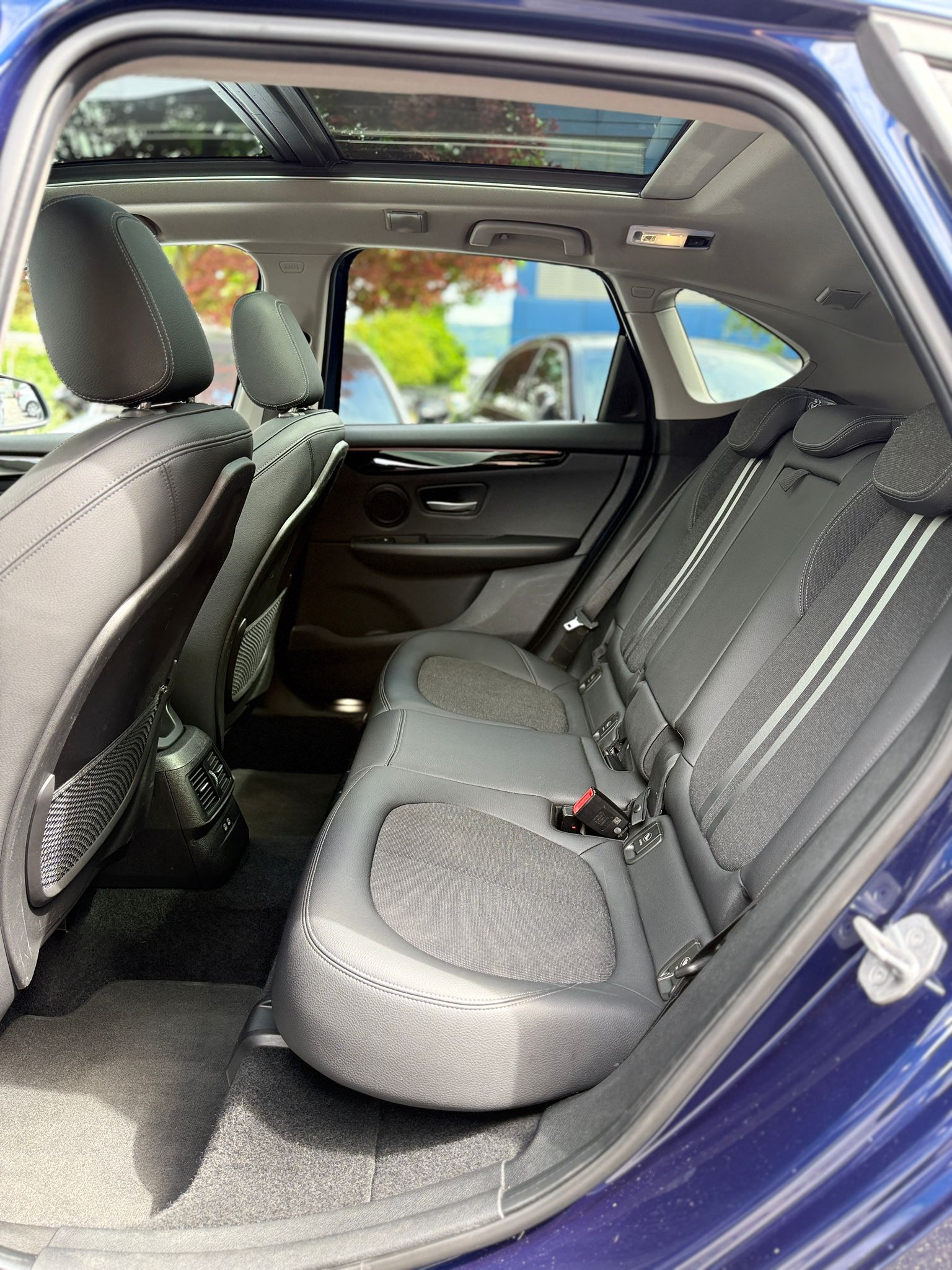 BMW 218d xDrive Active Tourer-image-10
