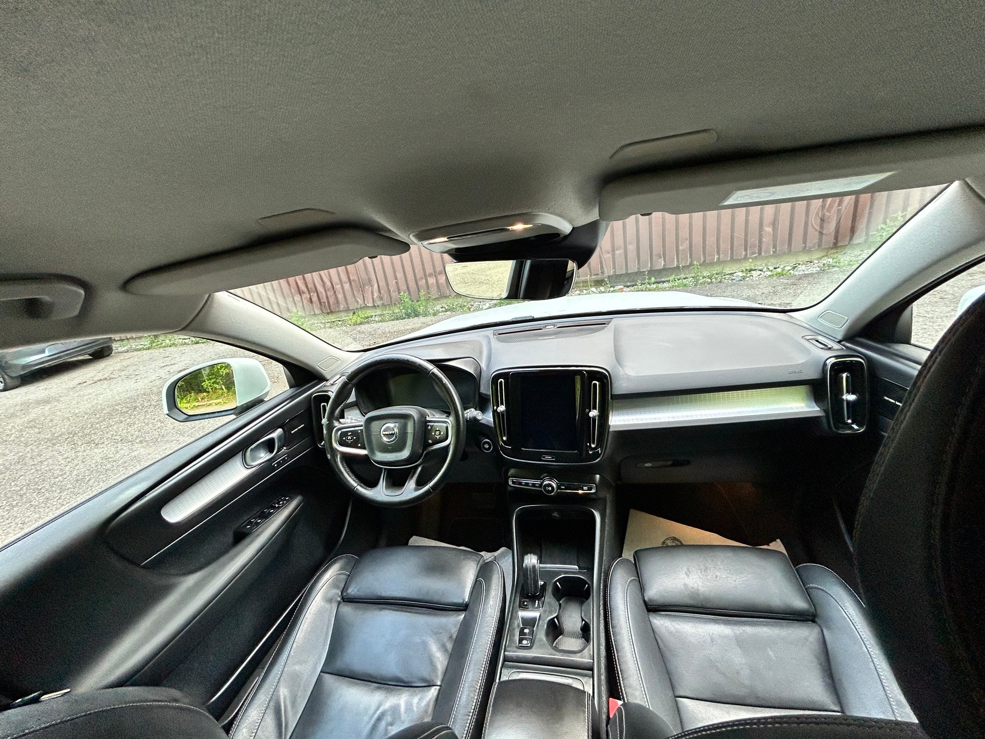 VOLVO XC40 D4 AWD Momentum Geartronic-image-9