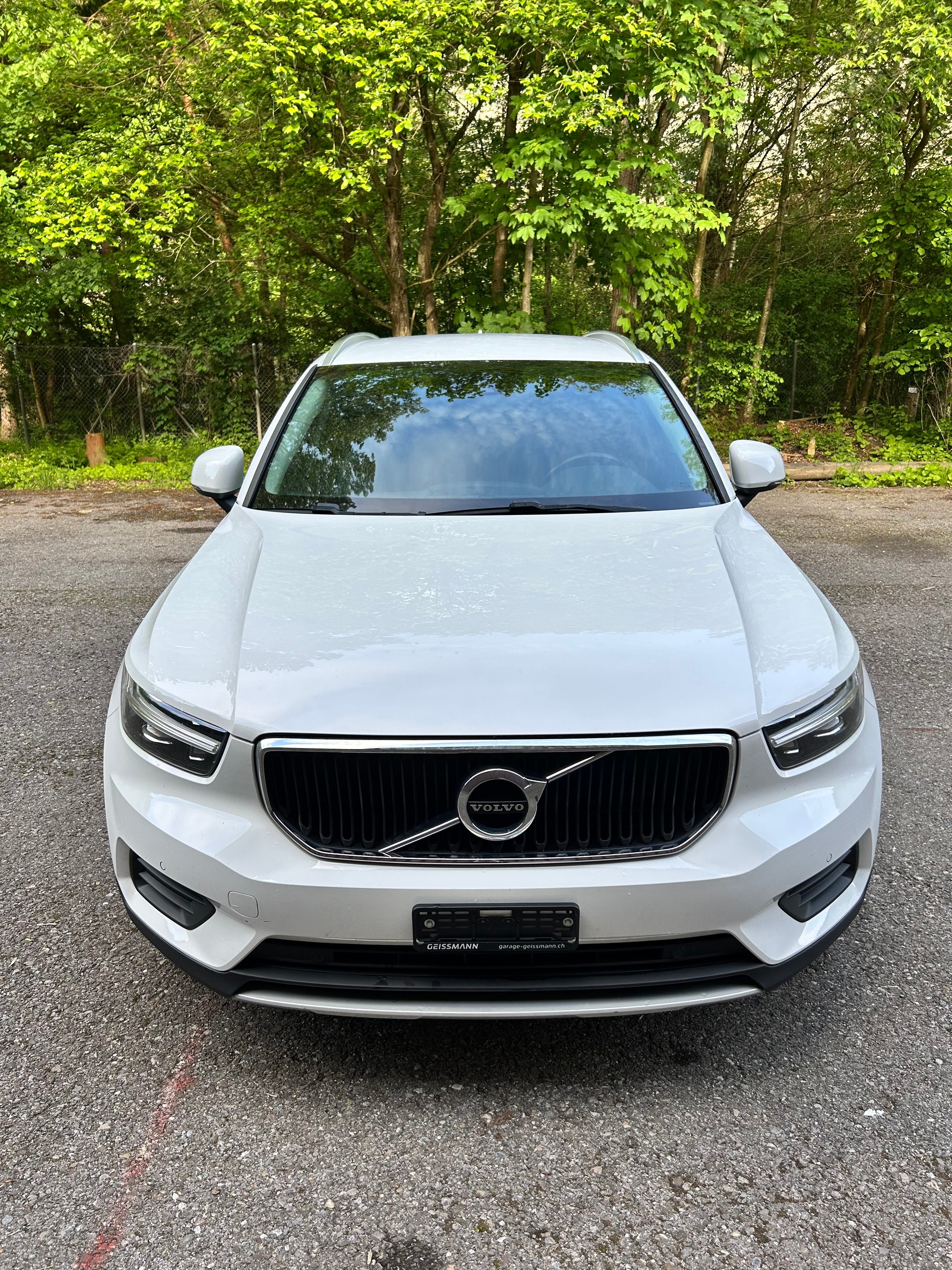 VOLVO XC40 D4 AWD Momentum Geartronic-image-0