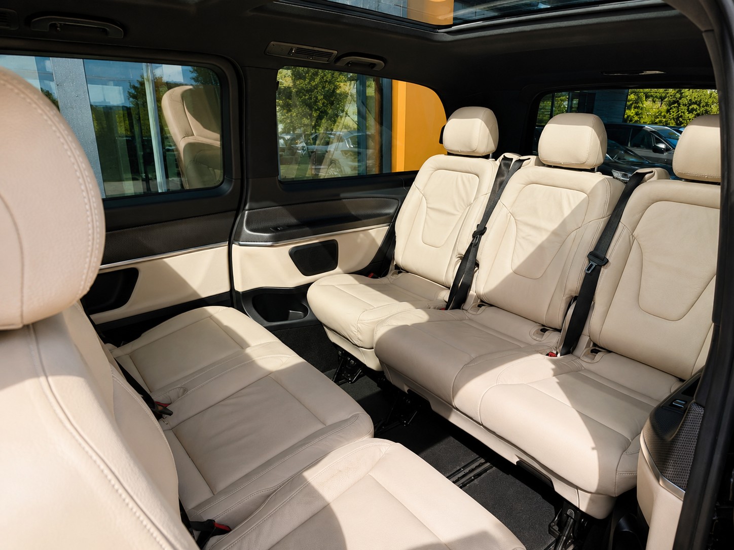 MERCEDES-BENZ V 300 d lang AMG Line Av. 4Matic 9G-Tronic / Pano-Dach + El.-Türen-image-10