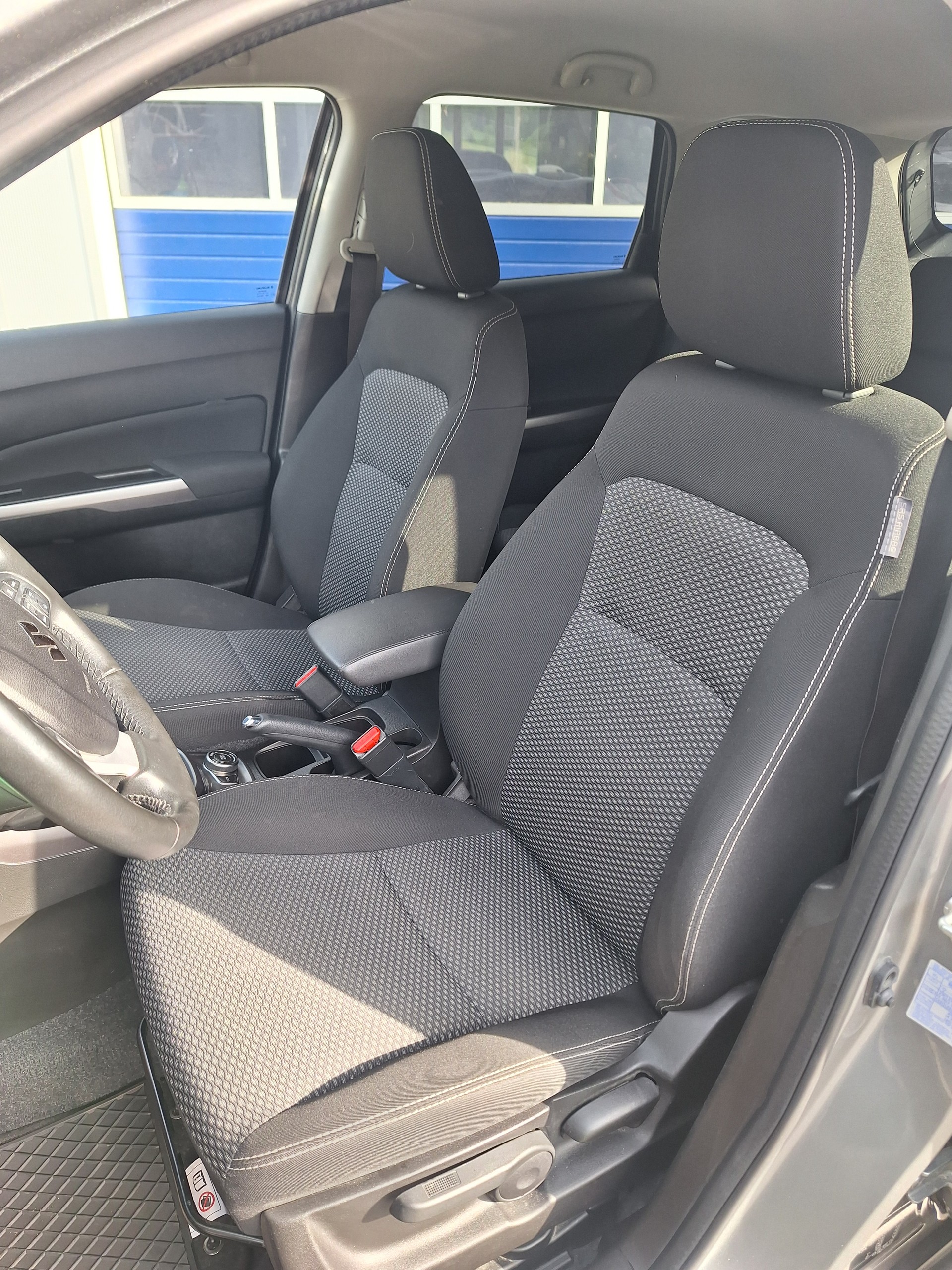 SUZUKI Vitara 1.4 Boosterjet Compact + Hybrid-image-5