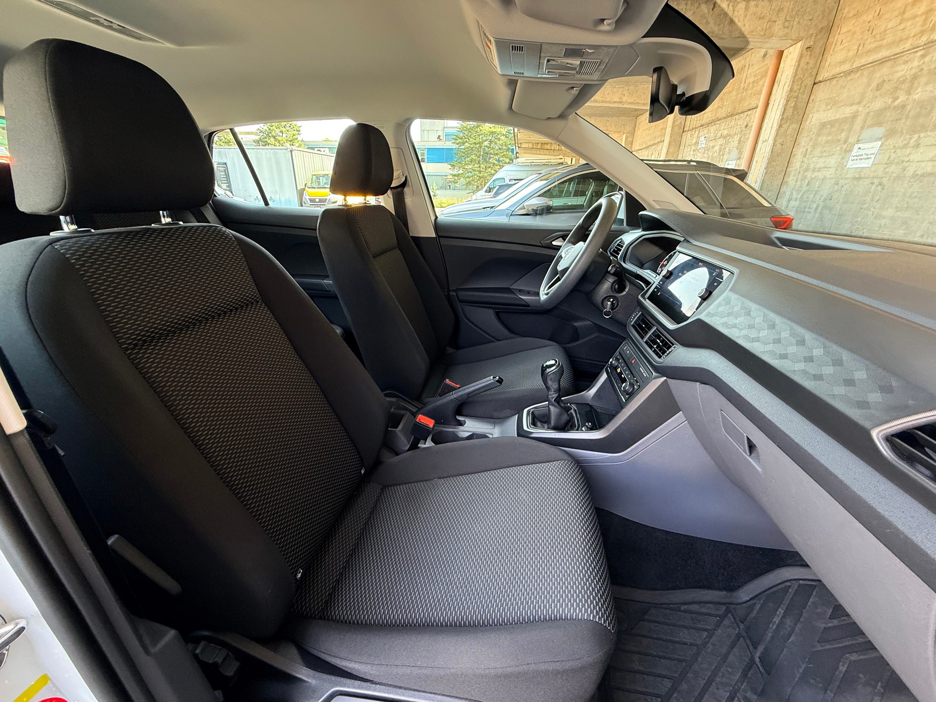 VW T-Cross 1.0 TSI Life-image-6