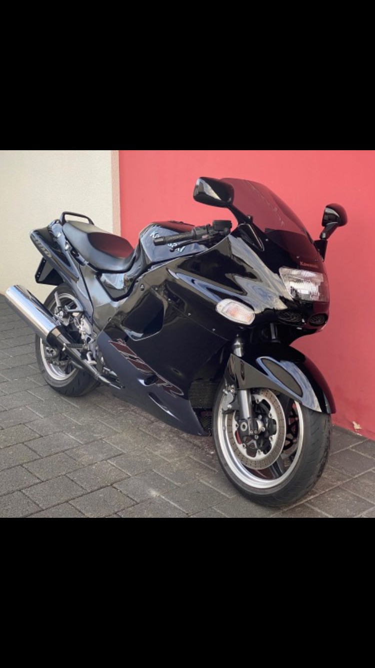 KAWASAKI ZZ-R 1100-image-1