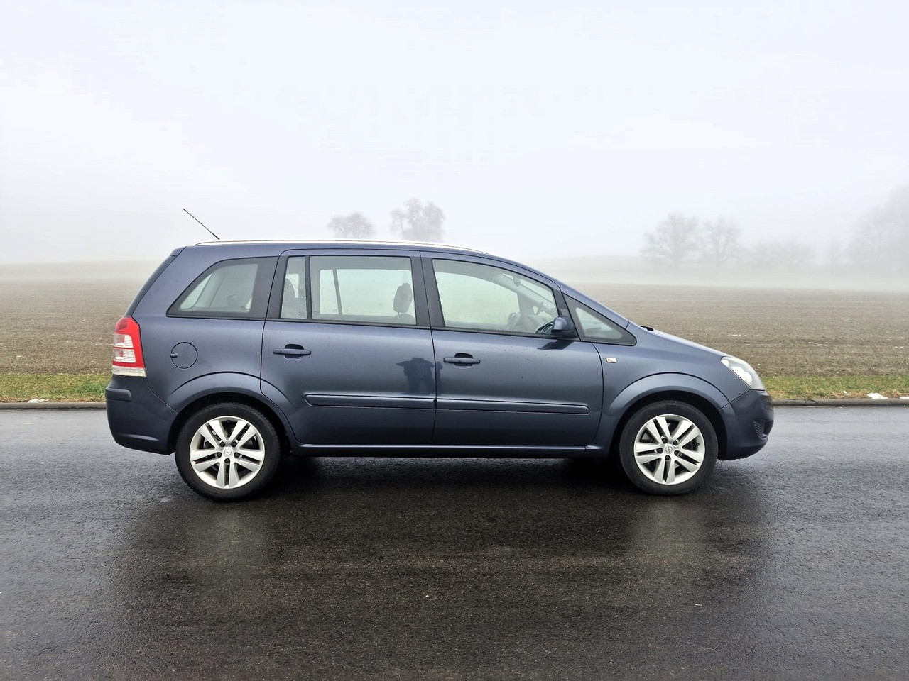 OPEL Zafira 2.2i 16V Enjoy Automatic-image-5
