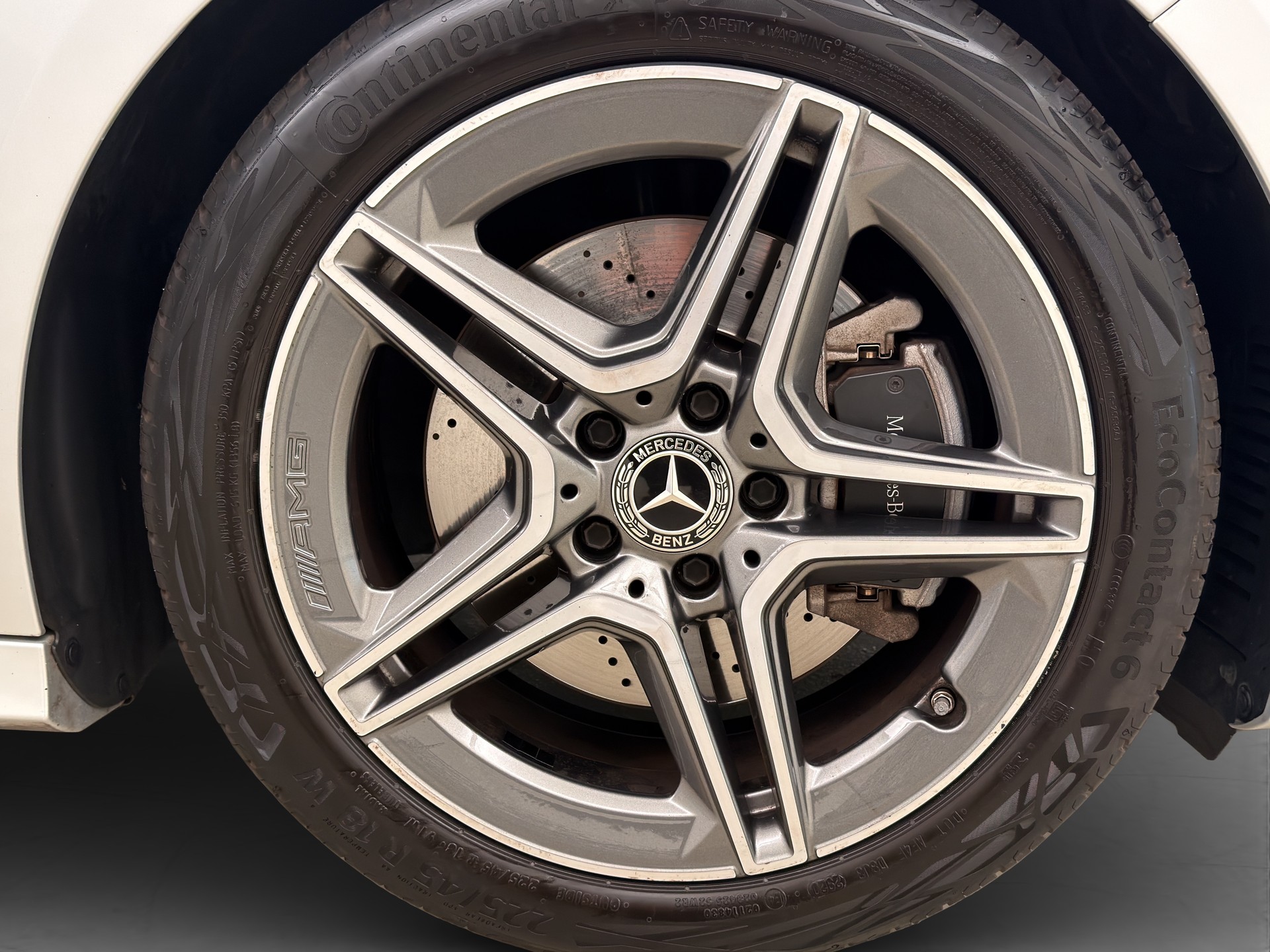 MERCEDES-BENZ B 220 AMG Line 4matic-image-12