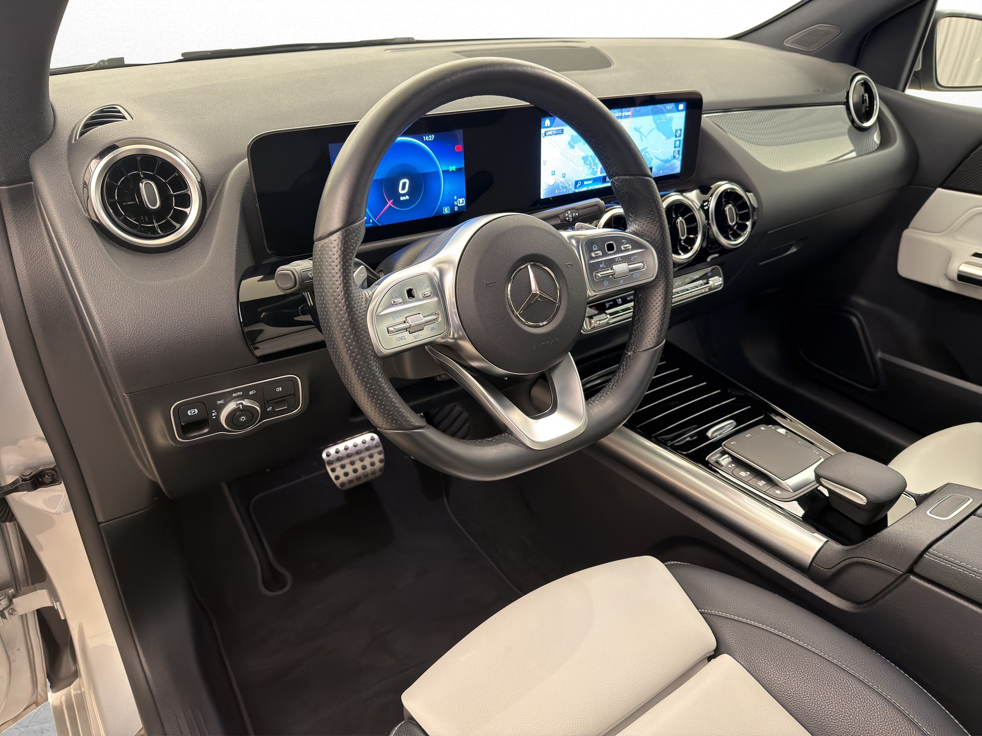 MERCEDES-BENZ B 220 AMG Line 4matic-image-11
