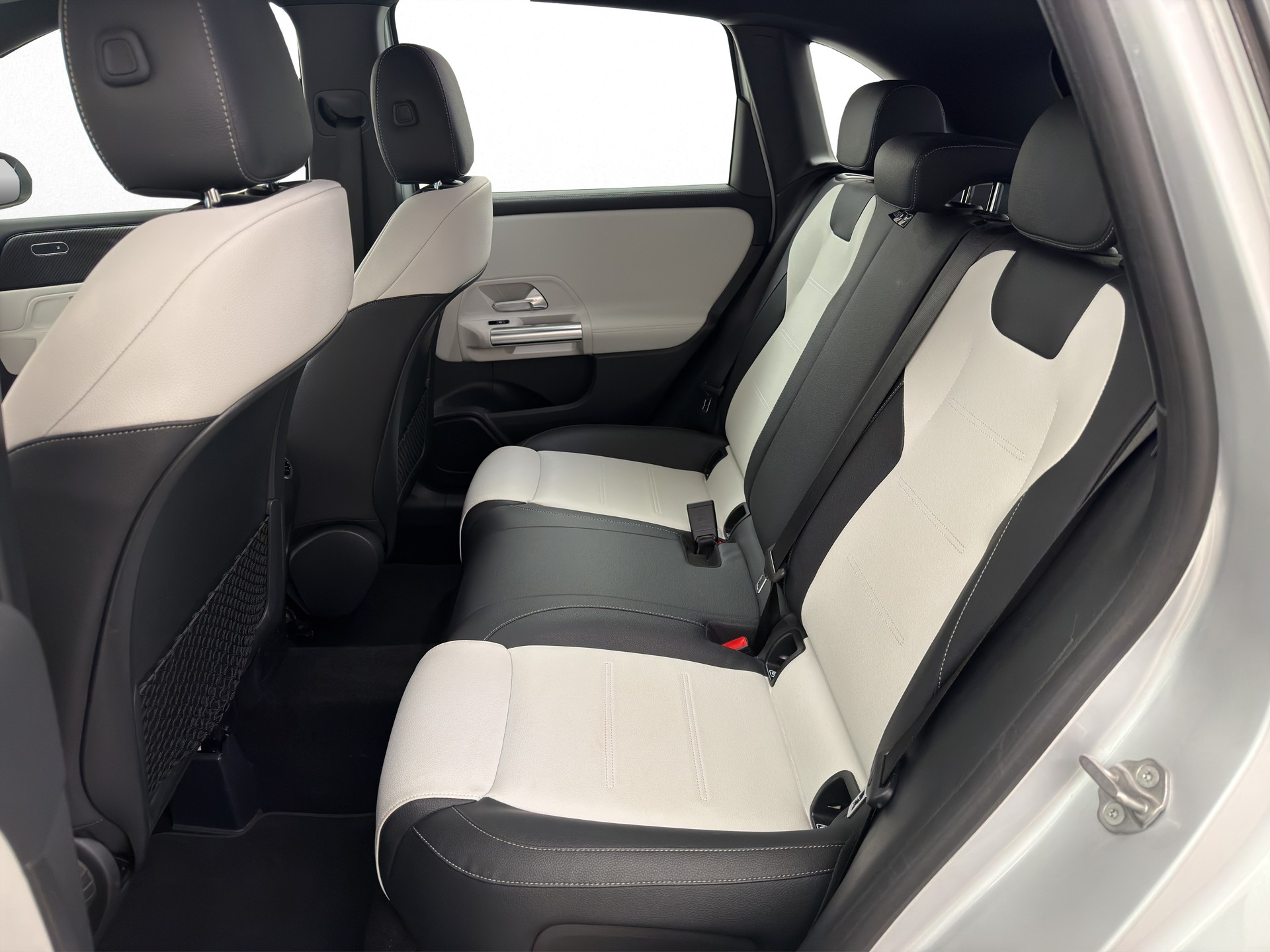 MERCEDES-BENZ B 220 AMG Line 4matic-image-10