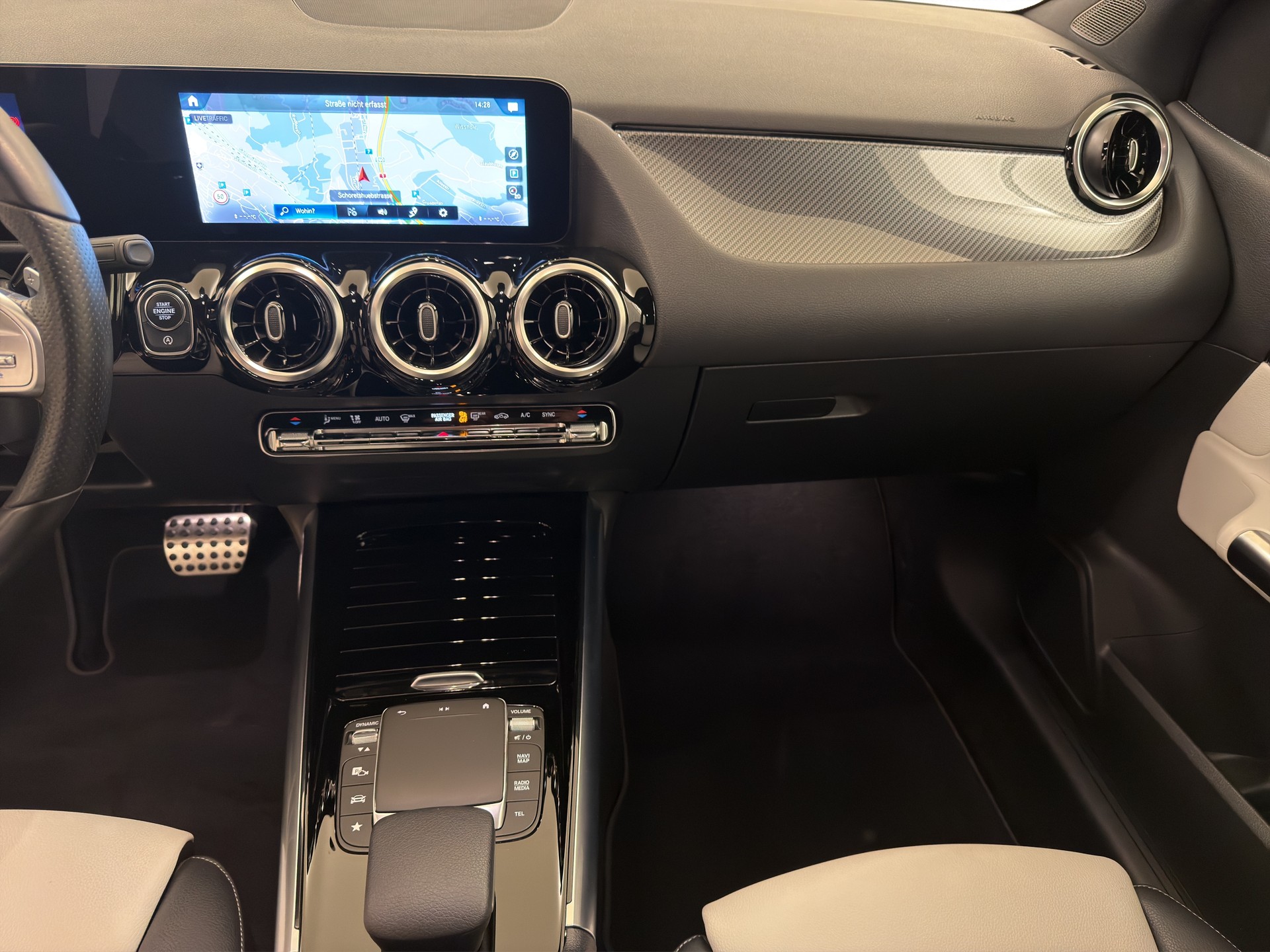 MERCEDES-BENZ B 220 AMG Line 4matic-image-8