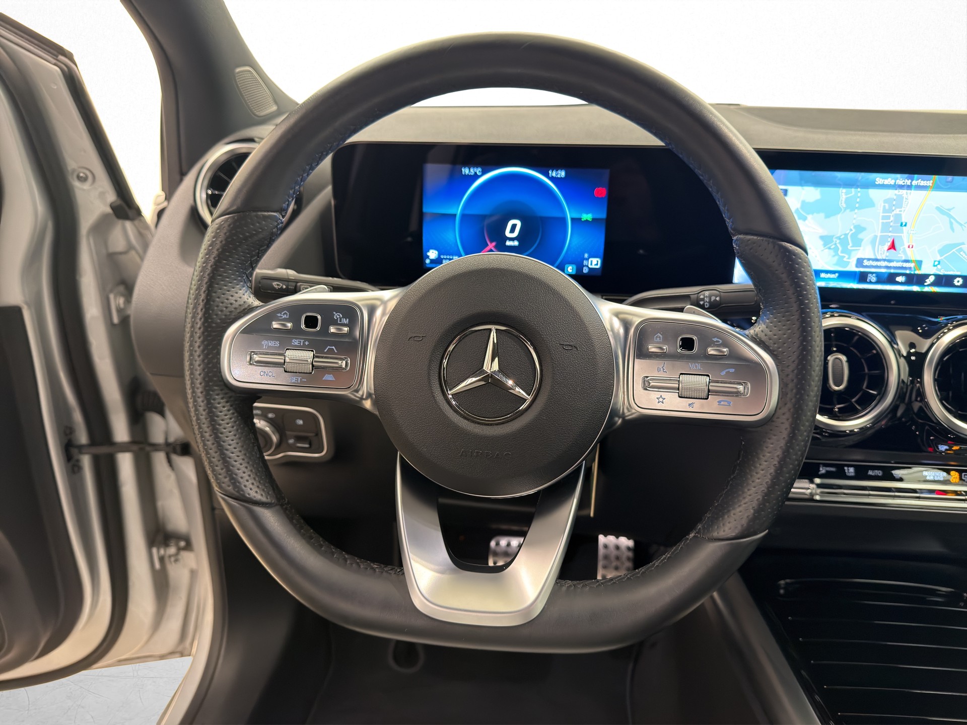 MERCEDES-BENZ B 220 AMG Line 4matic-image-6