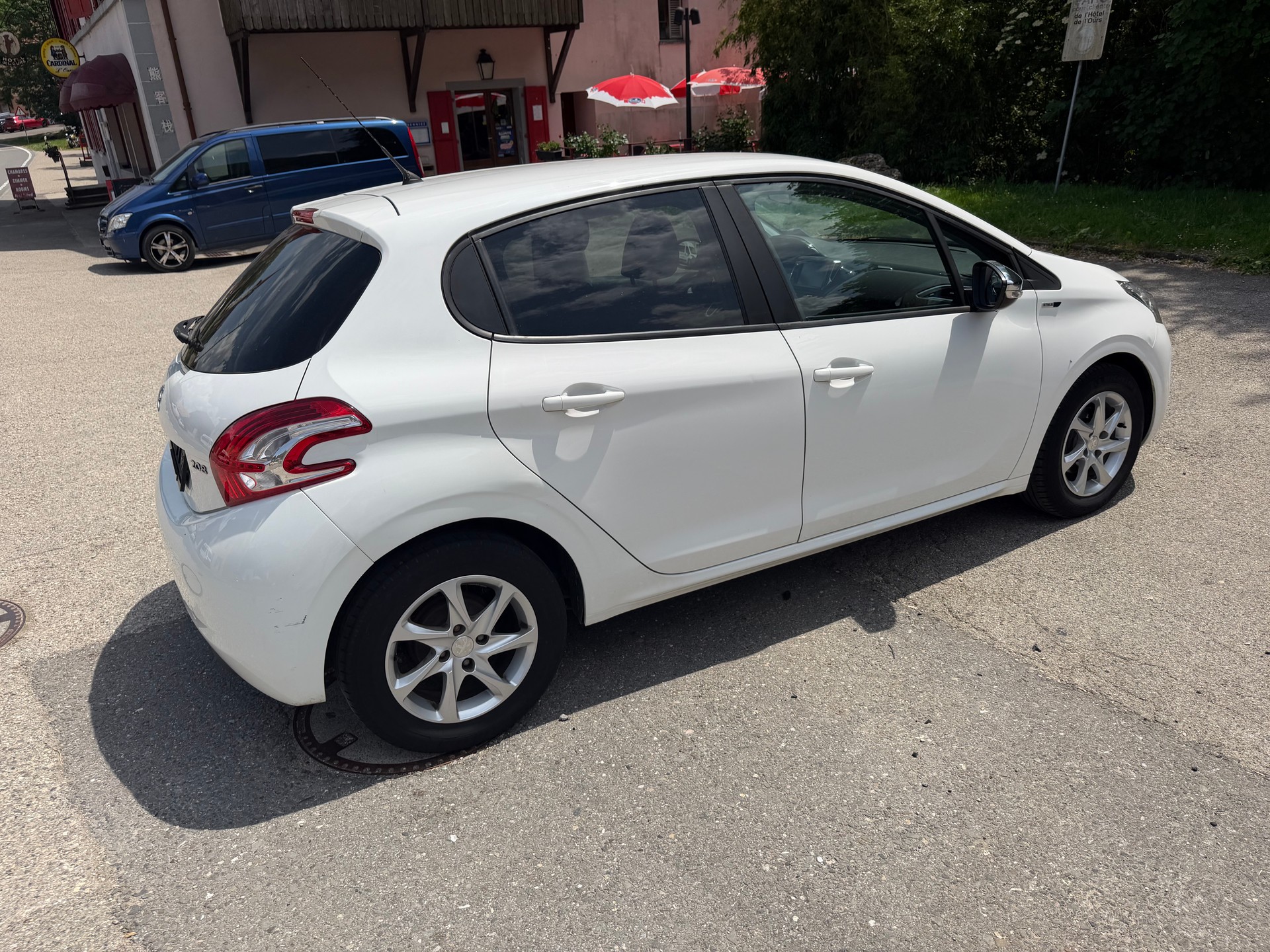 PEUGEOT 208 1.2 VTI Active-image-3