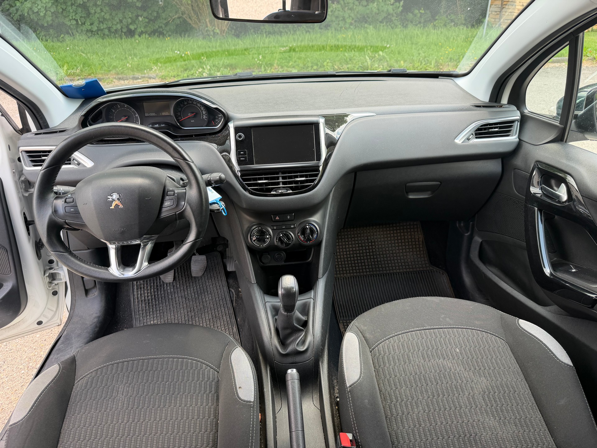 PEUGEOT 208 1.2 VTI Active-image-4