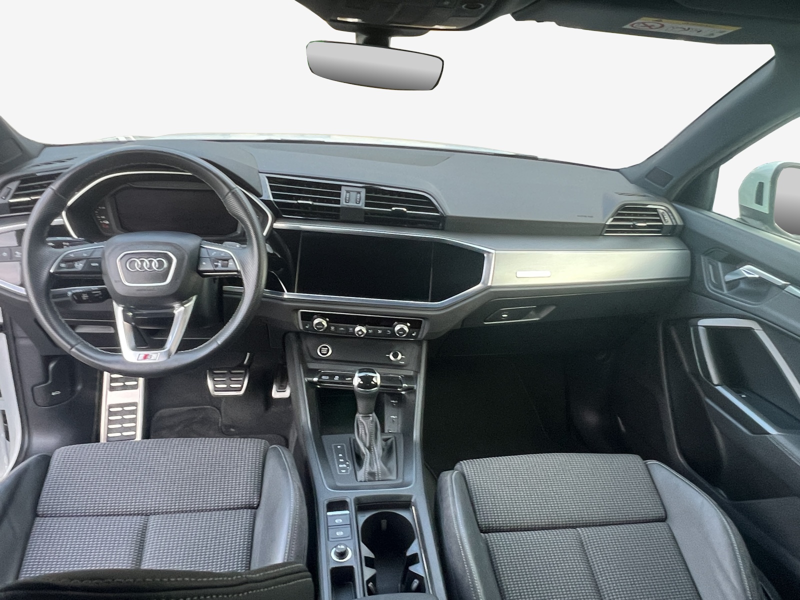 AUDI Q3 Sportback 45 TFSI e S line Attraction S-tronic-image-8