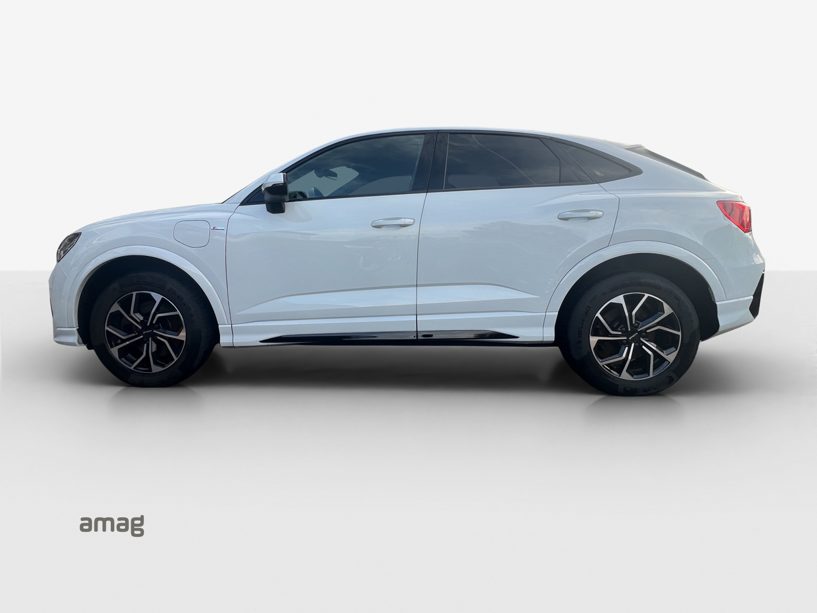 AUDI Q3 Sportback 45 TFSI e S line Attraction S-tronic-image-1