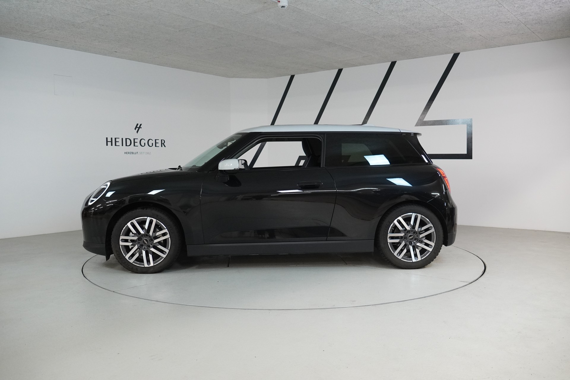 MINI Cooper SE-image-4