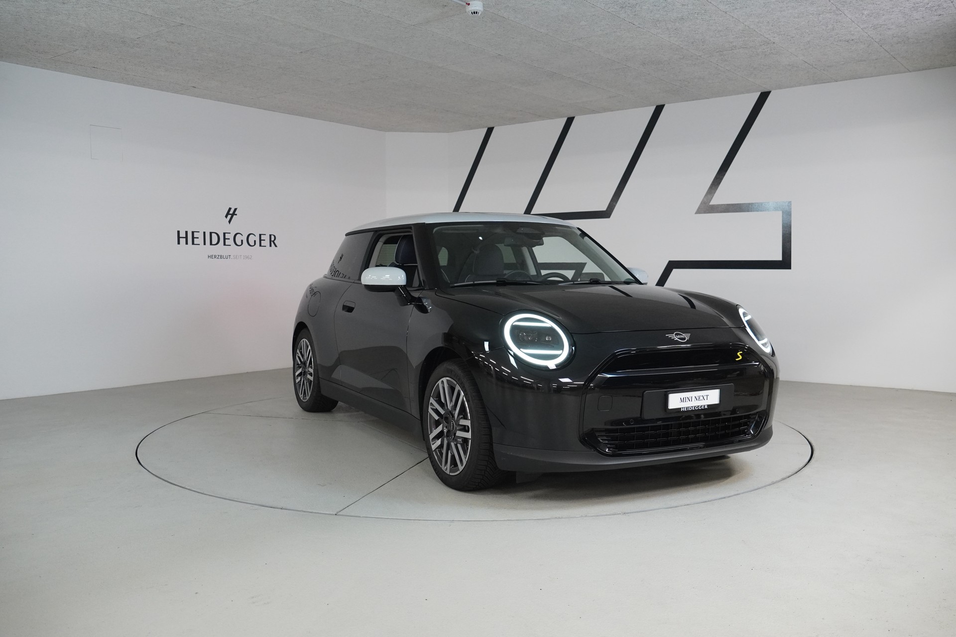 MINI Cooper SE-image-3