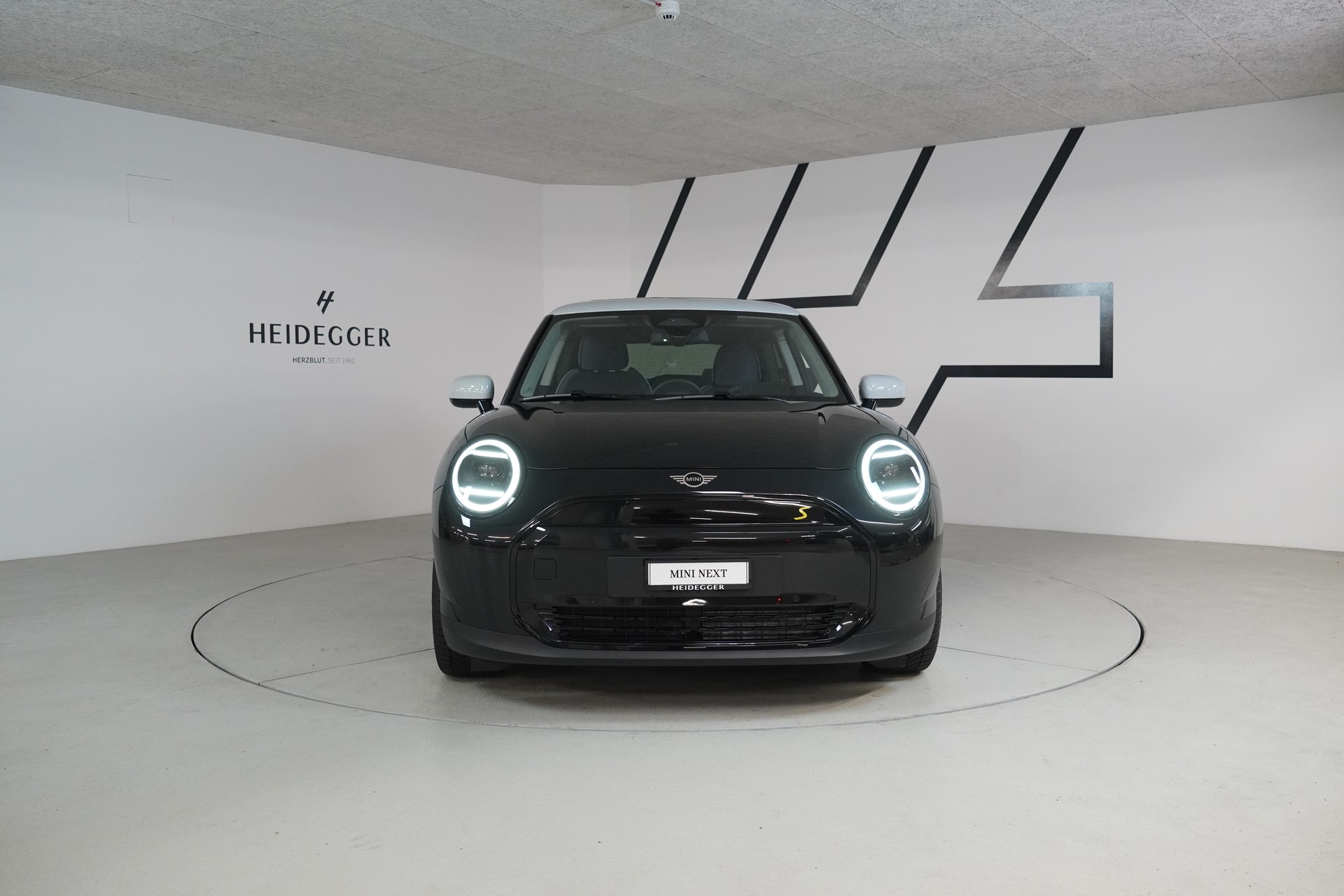 MINI Cooper SE-image-2