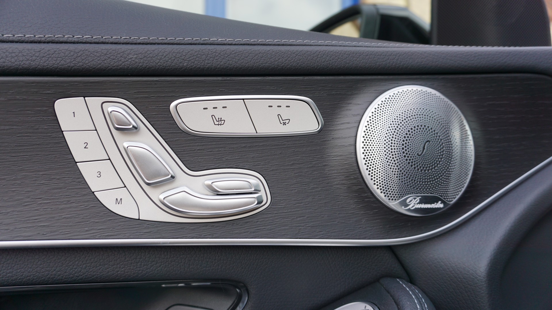 MERCEDES-BENZ GLC 300 AMG Line 4m-image-17