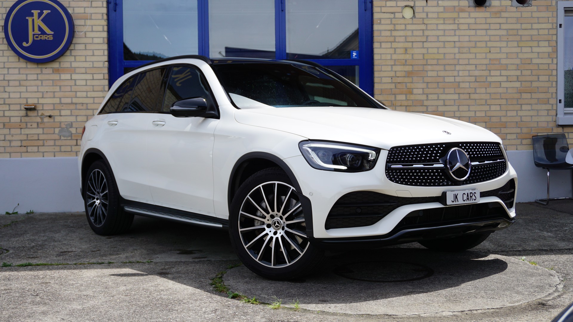 MERCEDES-BENZ GLC 300 AMG Line 4m