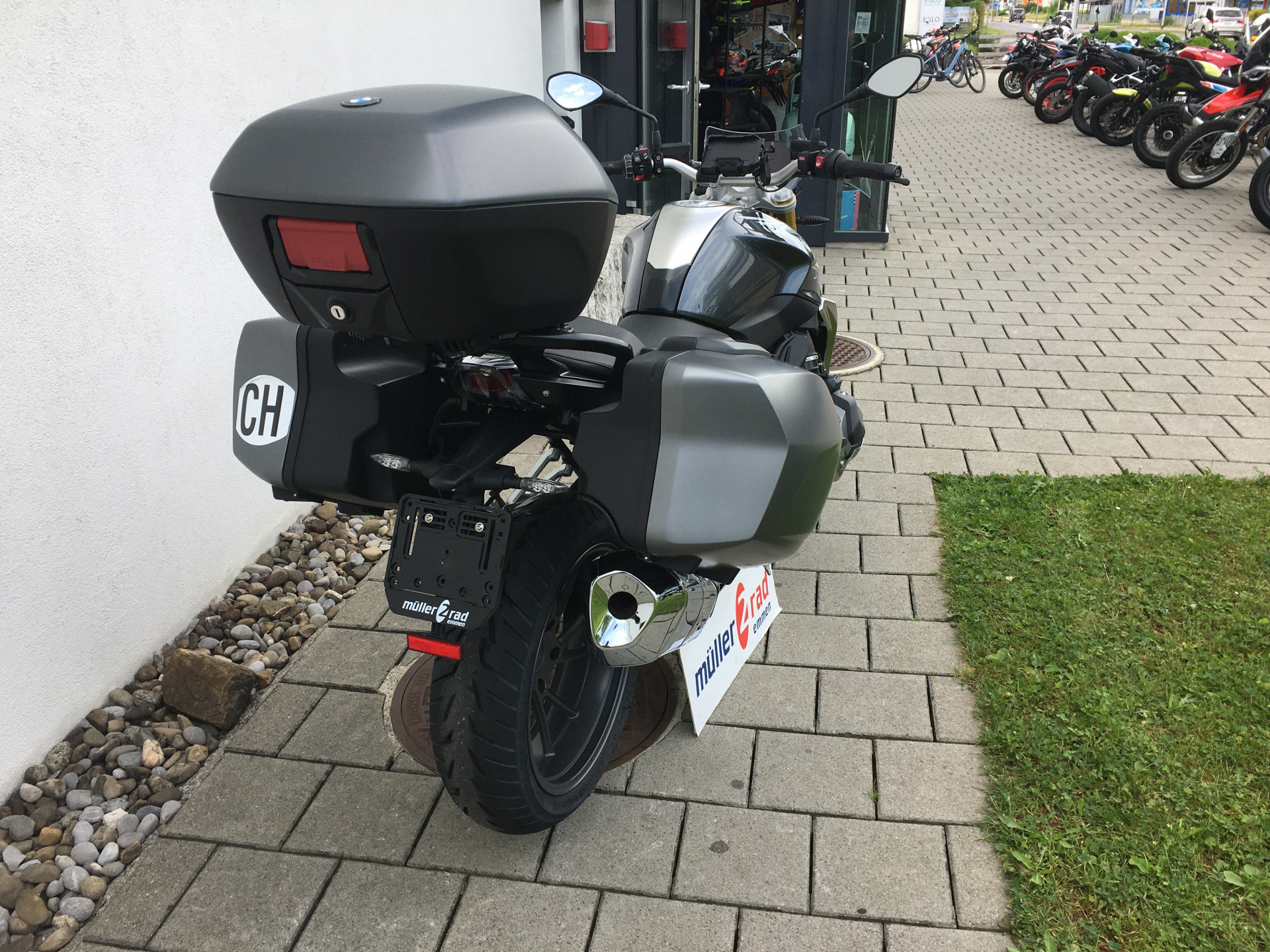 BMW R 1250 R-image-2
