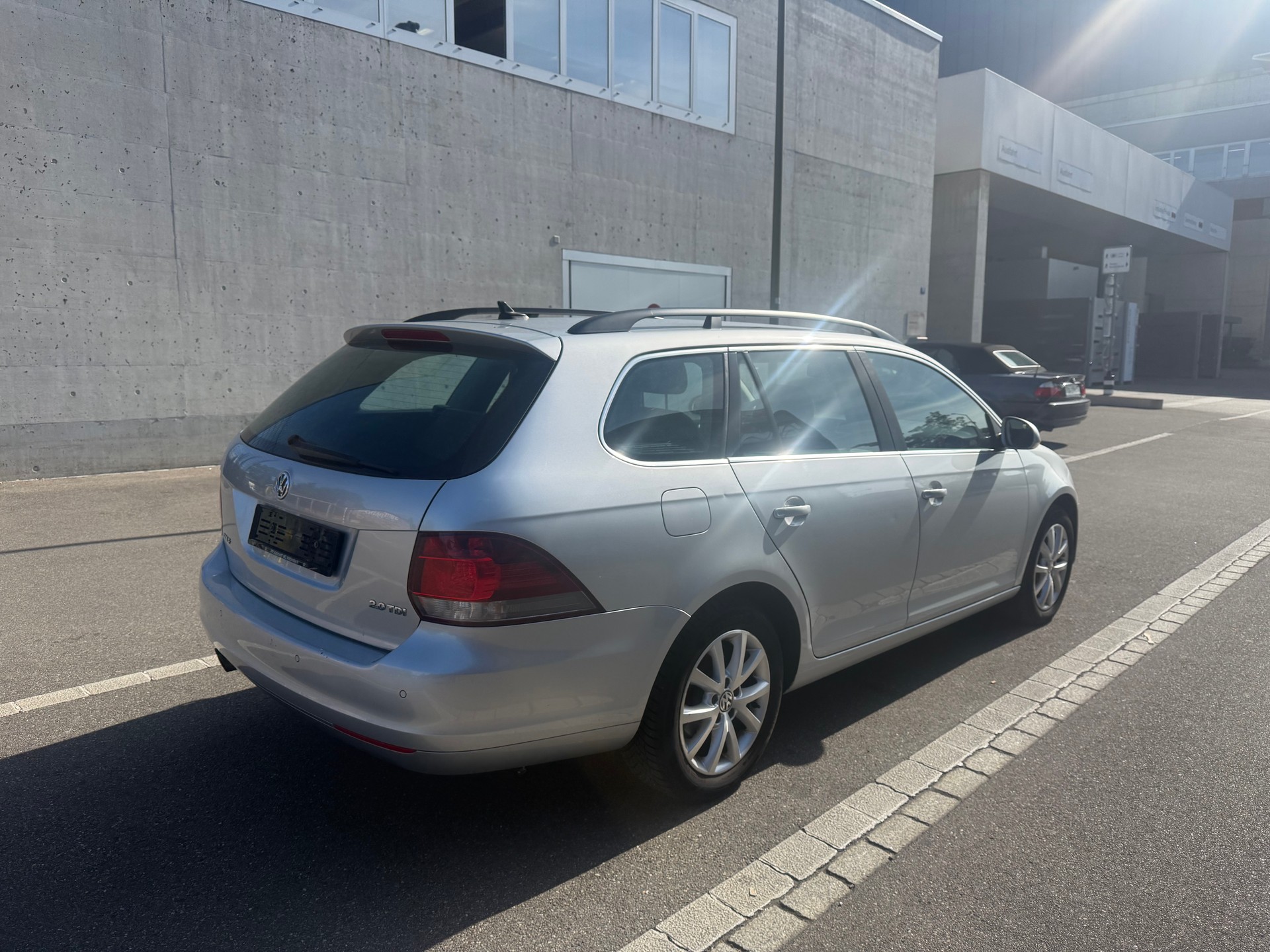 VW Golf Variant 2.0 TDI Team DSG-image-3