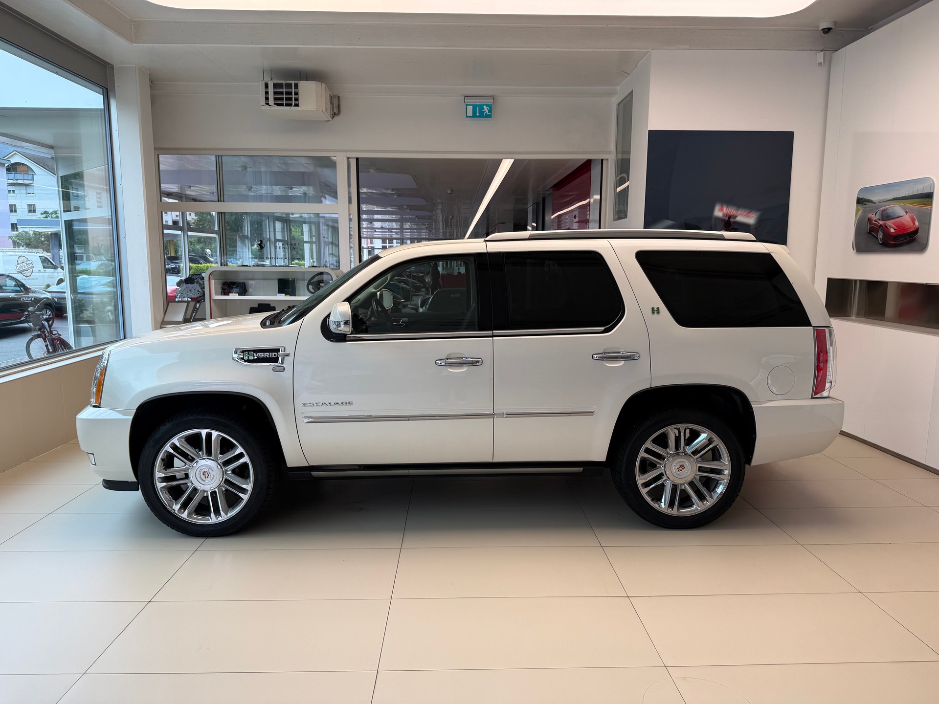 CADILLAC Escalade 6.0 Hybrid Platinum Edition-image-7