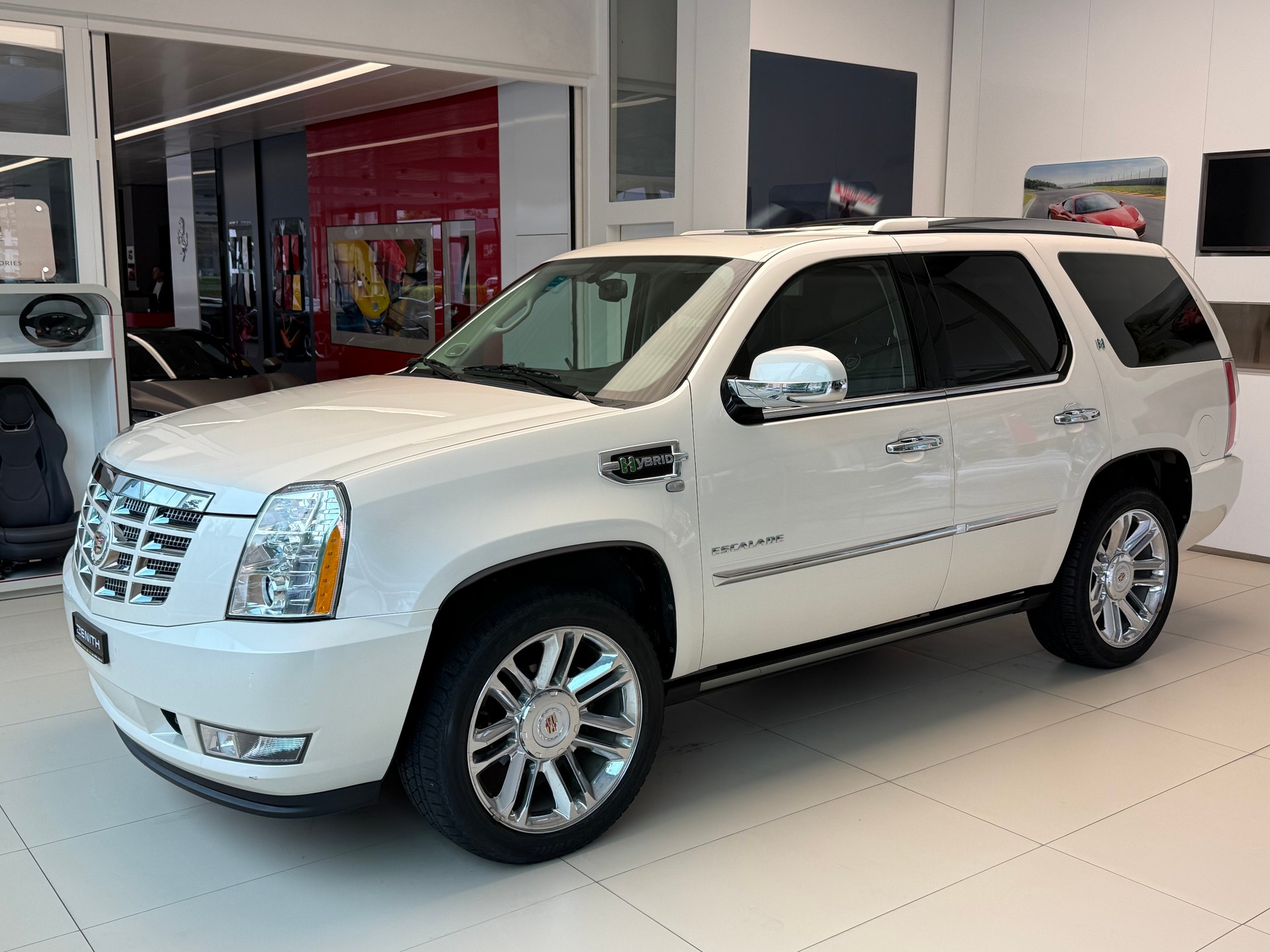 CADILLAC Escalade 6.0 Hybrid Platinum Edition-image-0