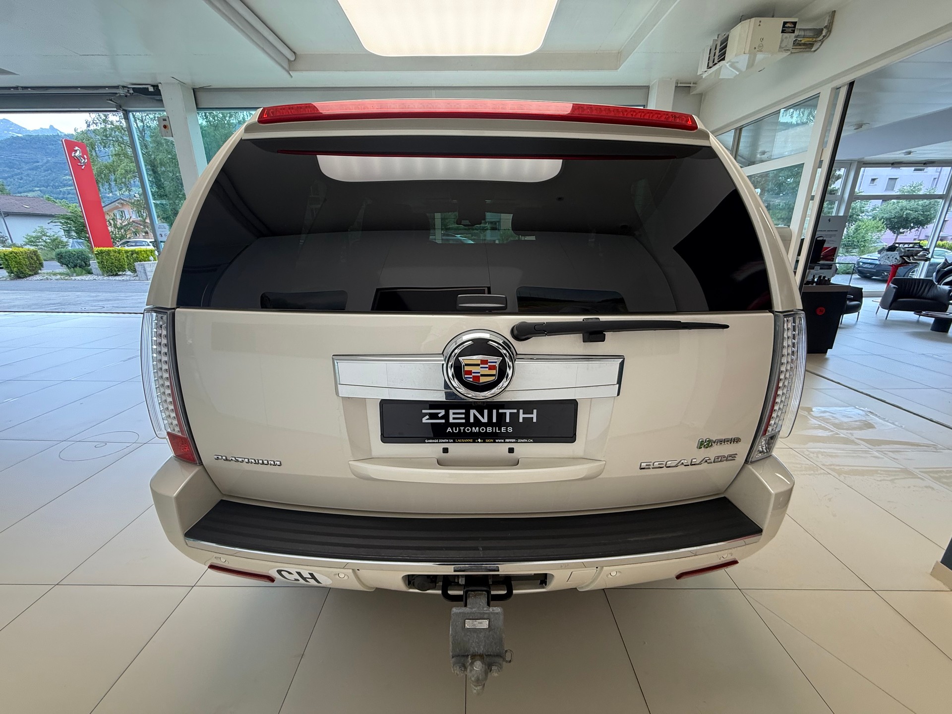CADILLAC Escalade 6.0 Hybrid Platinum Edition-image-5