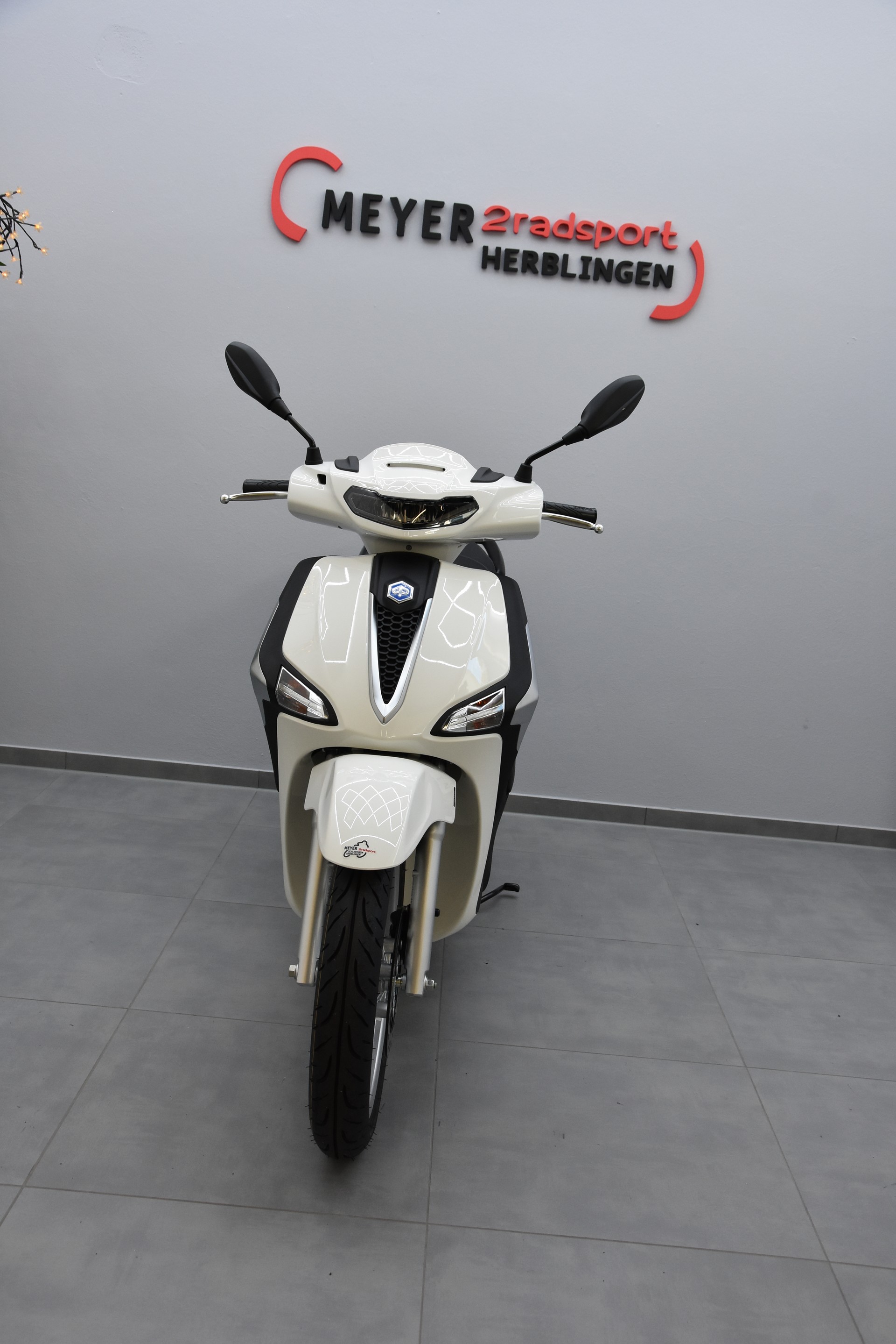 PIAGGIO Liberty 125 E5+-showroom-element-2