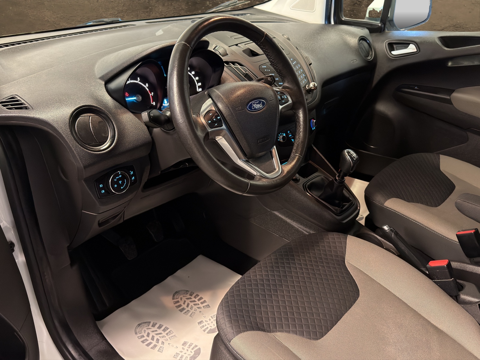 FORD Tourneo Courier 1.0 SCTi Trend-image-7