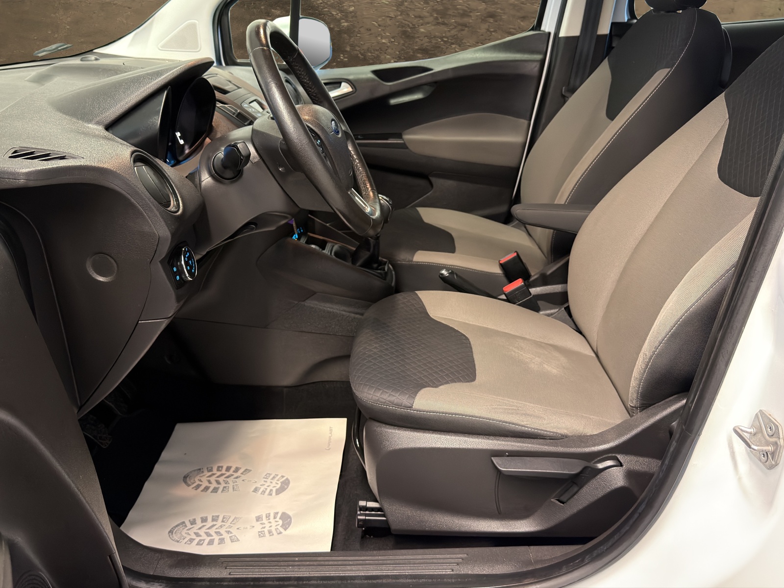 FORD Tourneo Courier 1.0 SCTi Trend-image-8