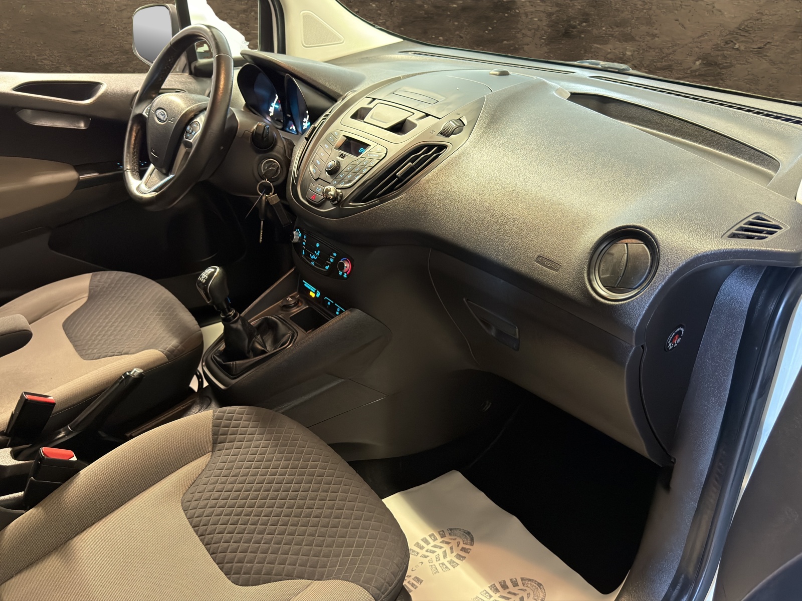FORD Tourneo Courier 1.0 SCTi Trend-image-11