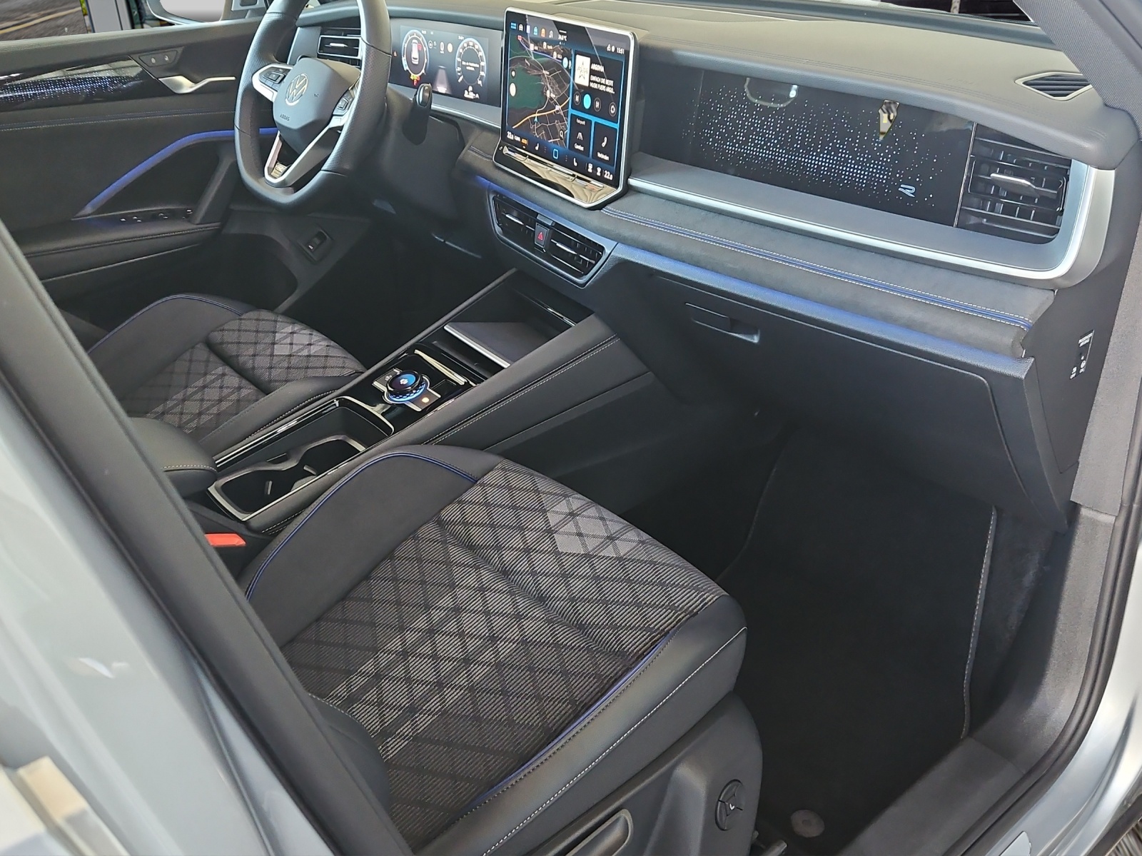 VW Tayron 2.0 TSI R-Line DSG 4Motion-image-18