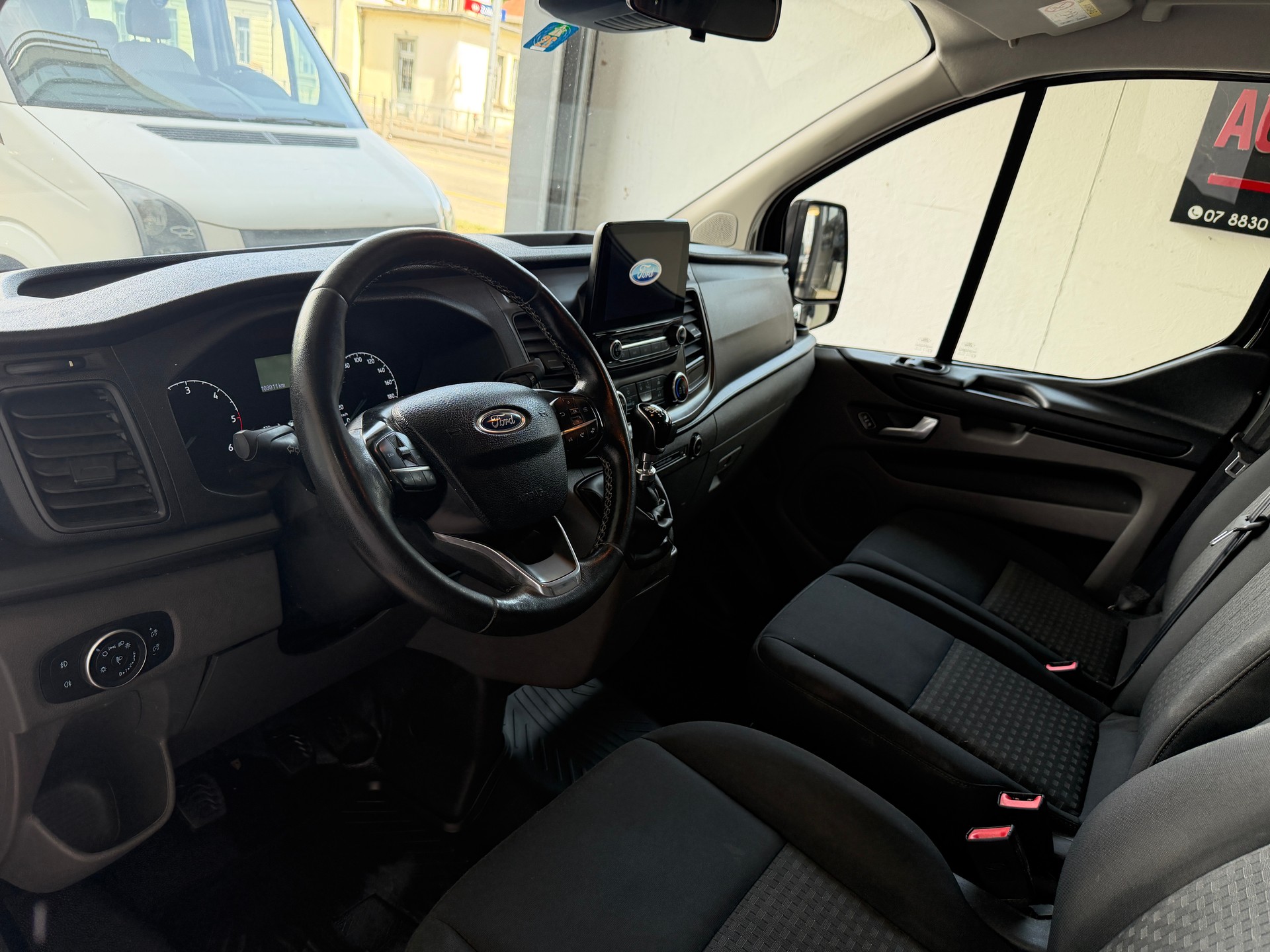 FORD Transit Custom 320 L1H1 Ambiente-image-3