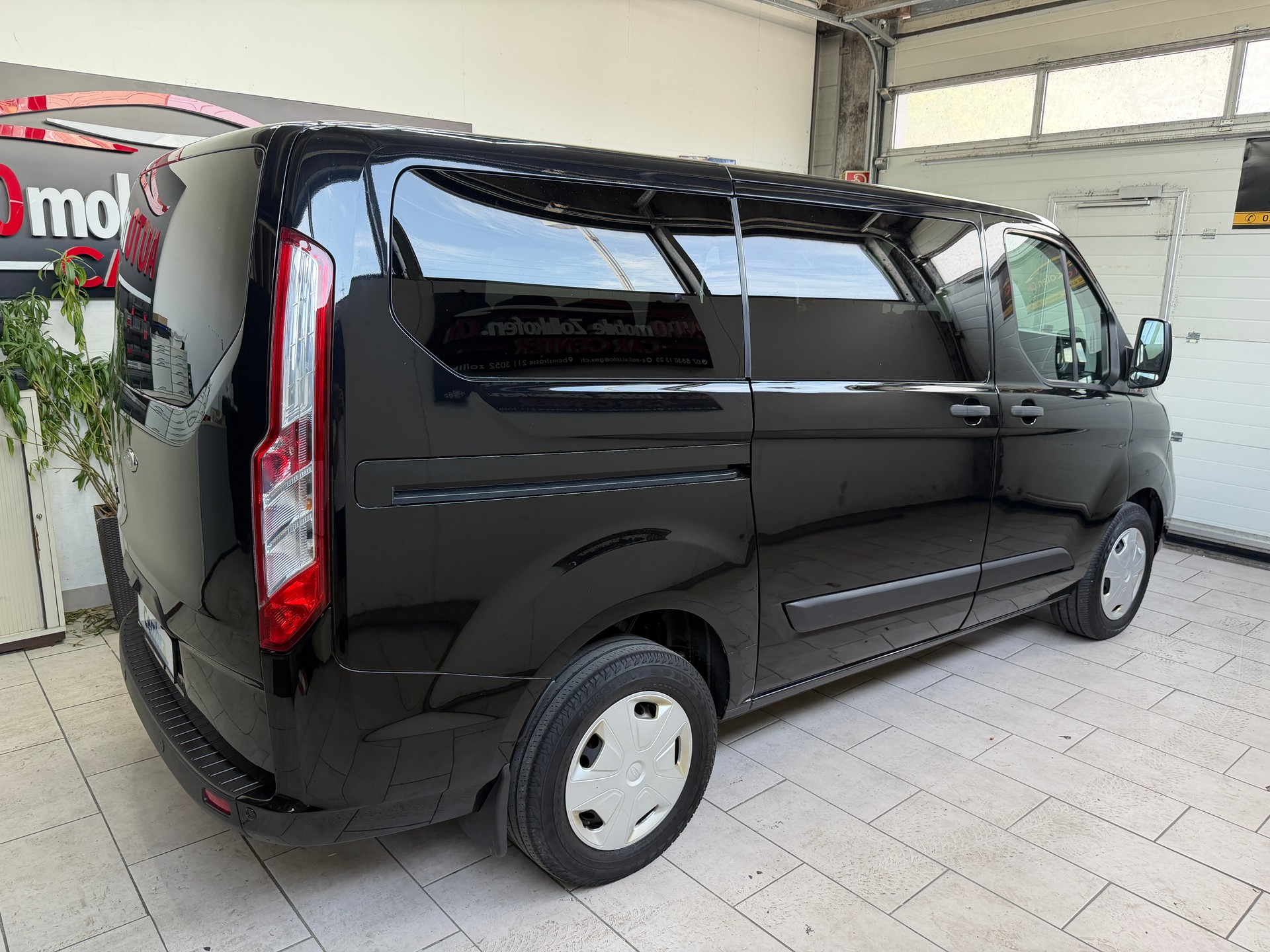 FORD Transit Custom 320 L1H1 Ambiente-image-11