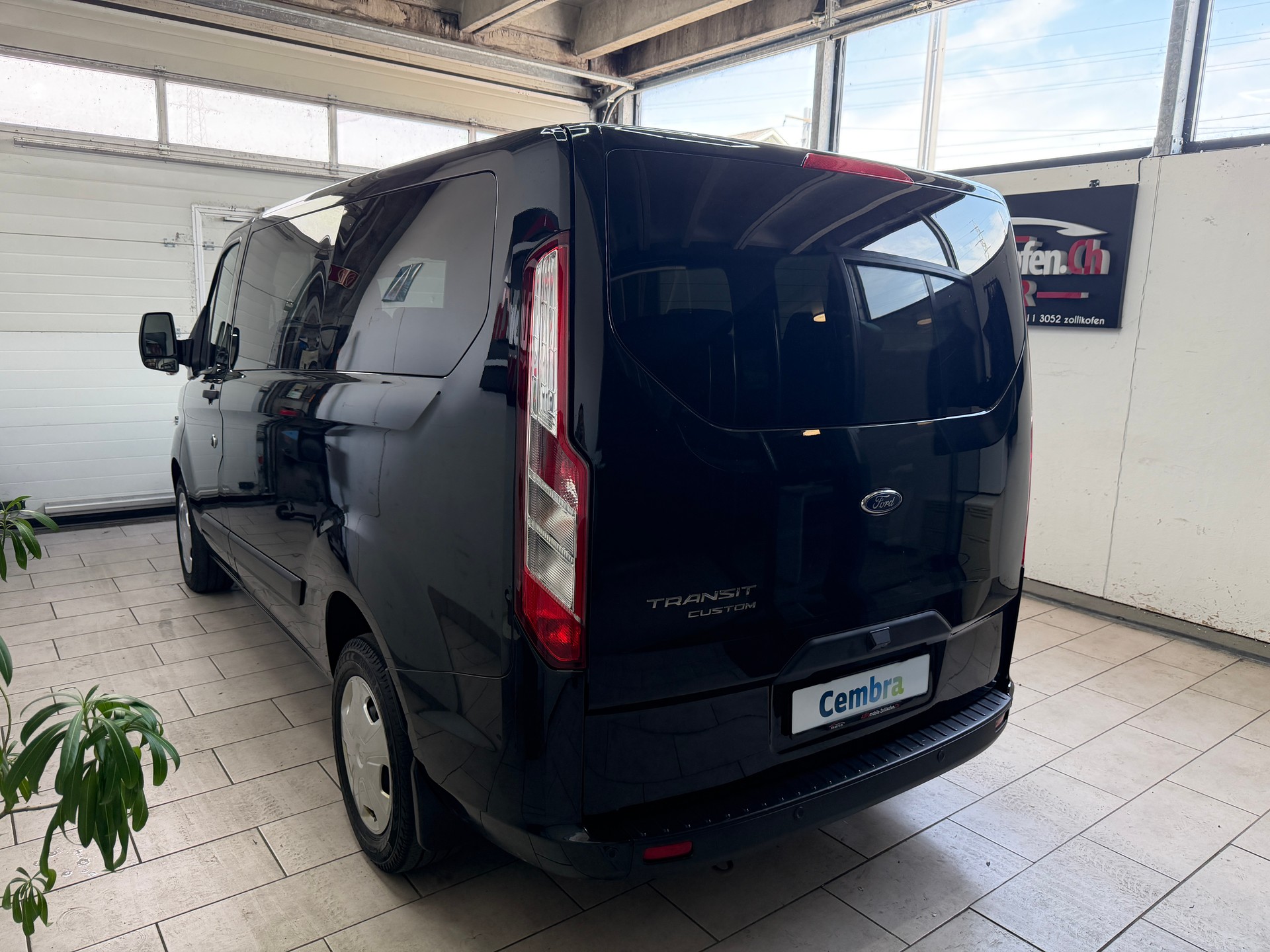 FORD Transit Custom 320 L1H1 Ambiente-image-8