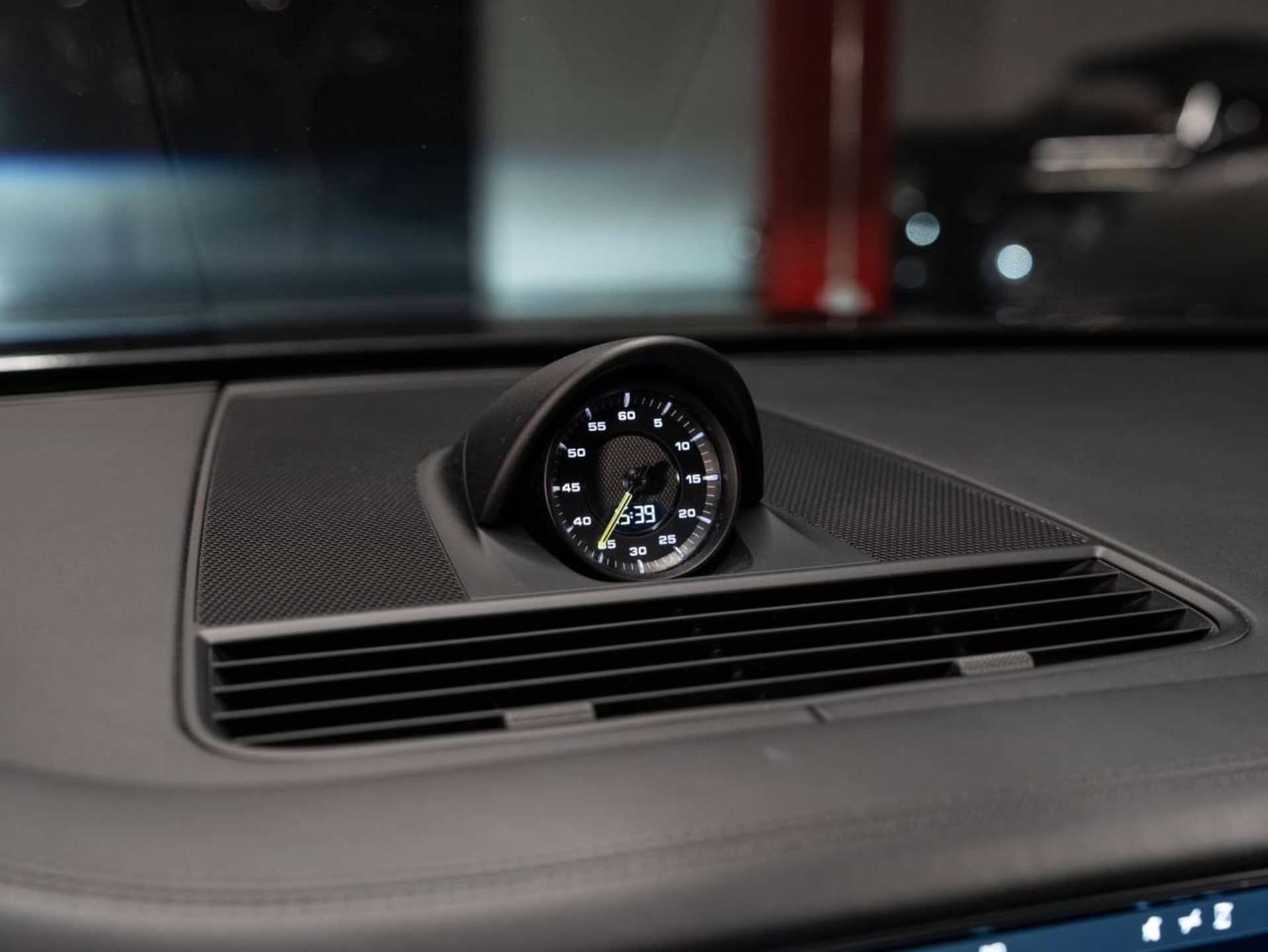 PORSCHE Panamera 4 E-Hybrid Sport Turismo-image-10