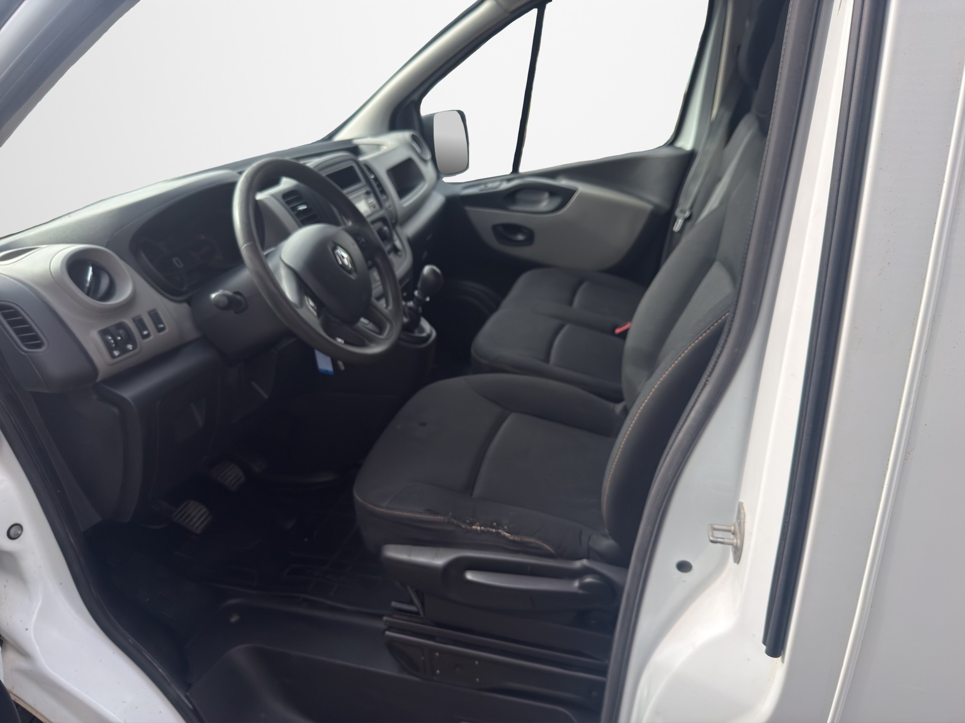 RENAULT Trafic 1.6 dCi 90 2.9t Access L1H1-image-9