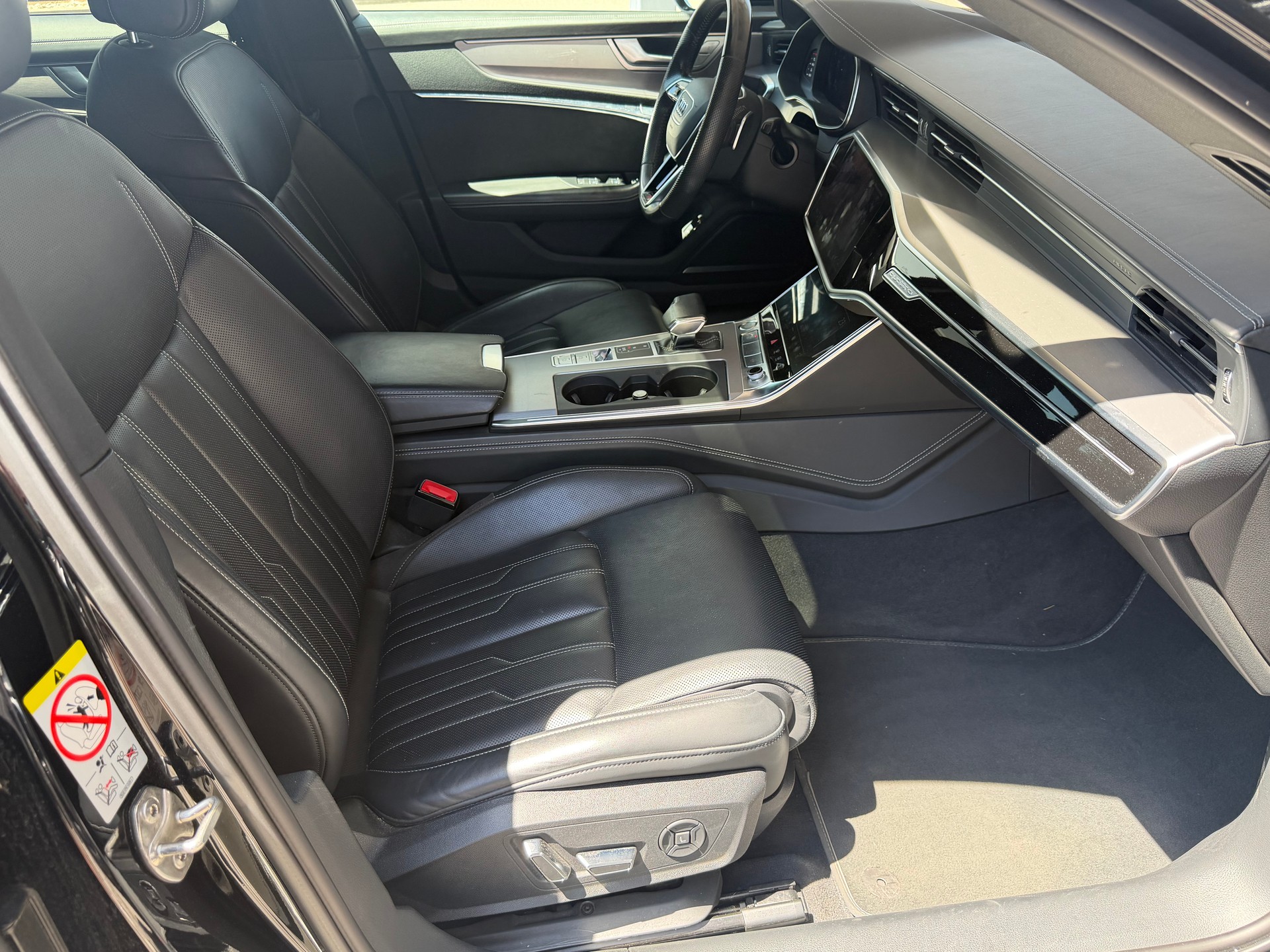 AUDI A6 Avant 50 TDI Sport quattro tiptronic-image-17