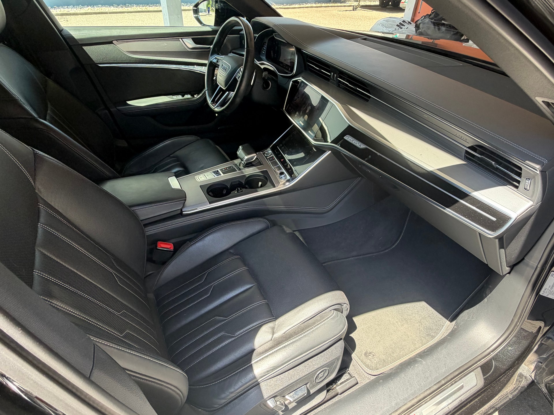 AUDI A6 Avant 50 TDI Sport quattro tiptronic-image-18