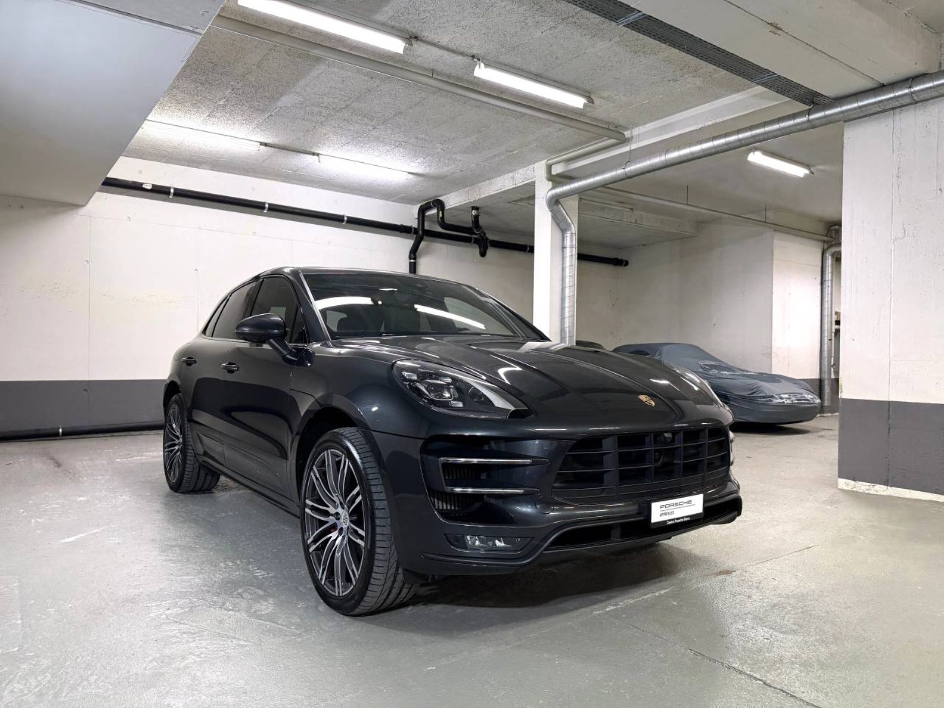 PORSCHE Macan Turbo-image-7