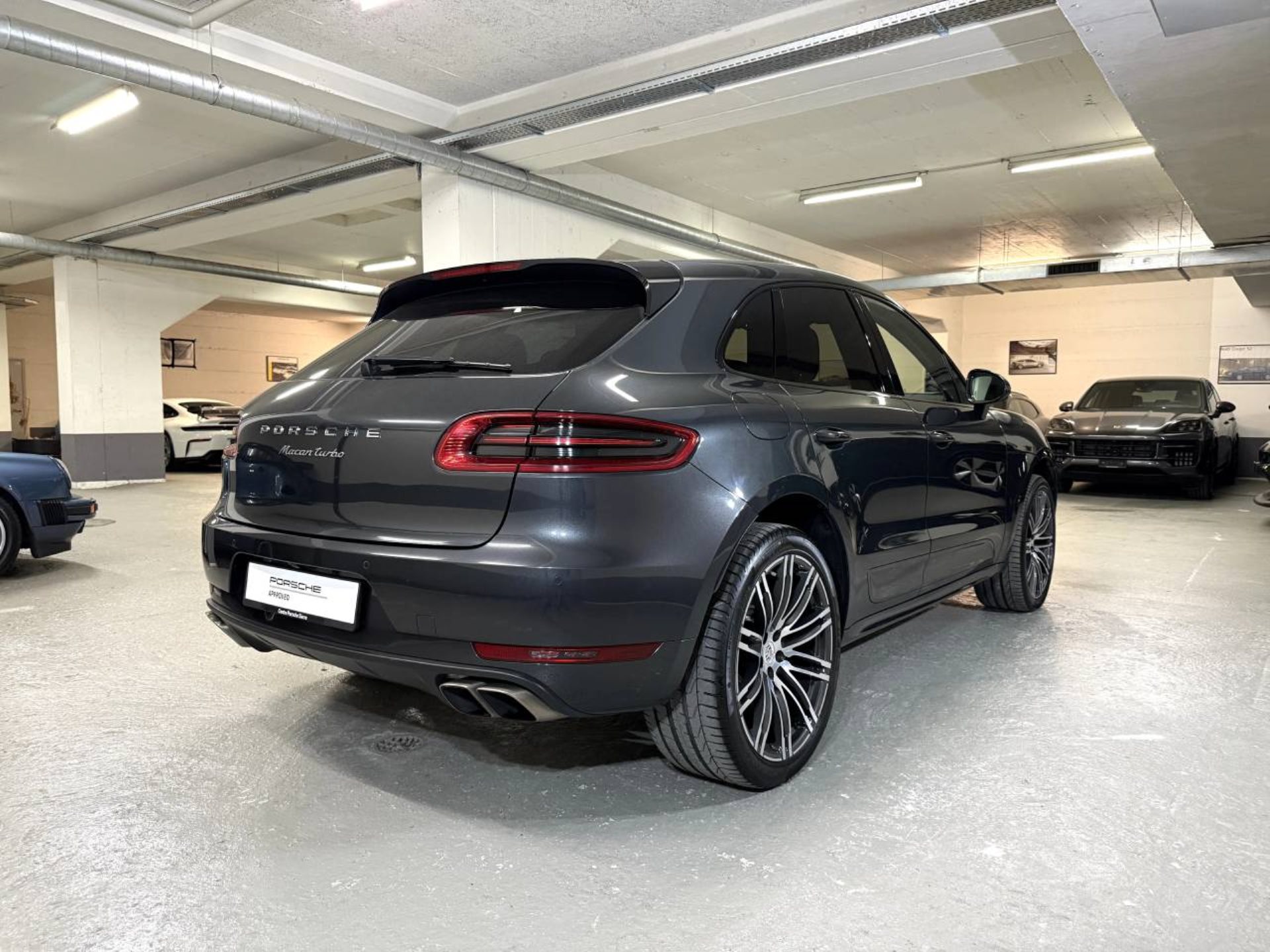 PORSCHE Macan Turbo-image-6