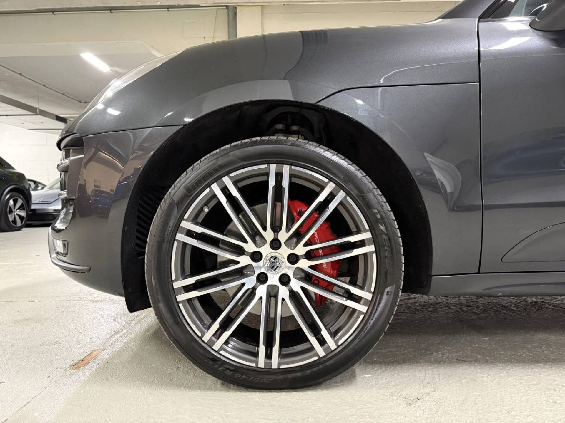 PORSCHE Macan Turbo-image-9