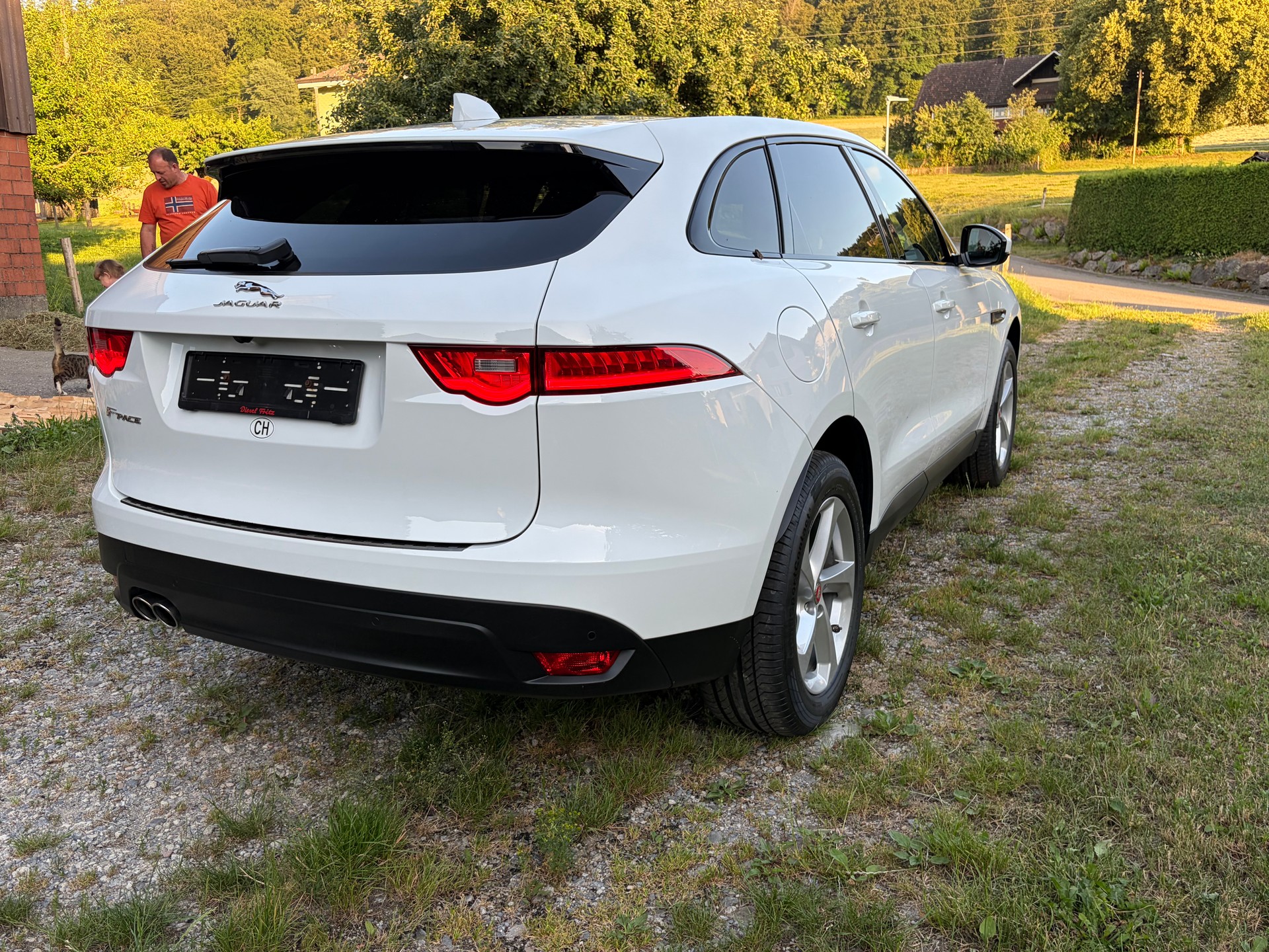 JAGUAR 2.0 D 180 Prestige AWD-image-1